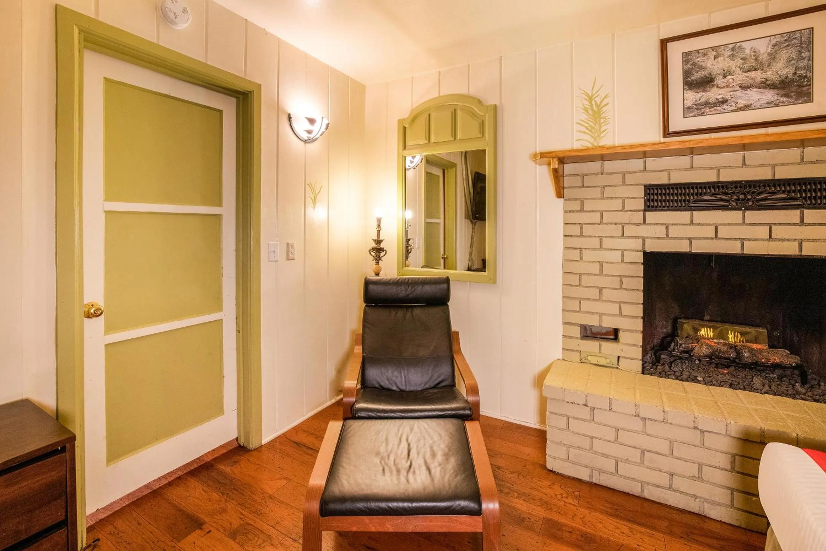 Seating area in The Kern Lodge