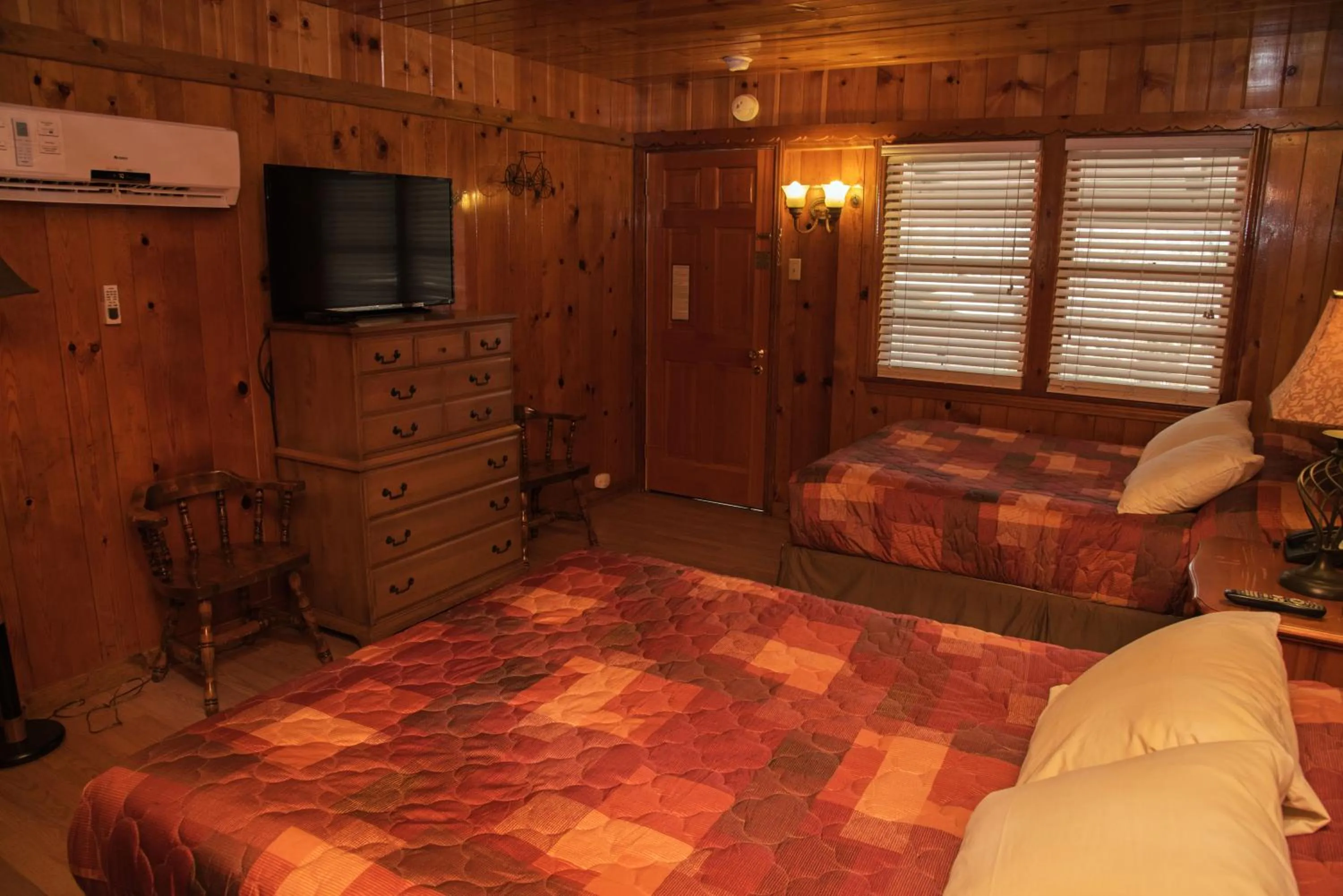 Bed in The Kern Lodge