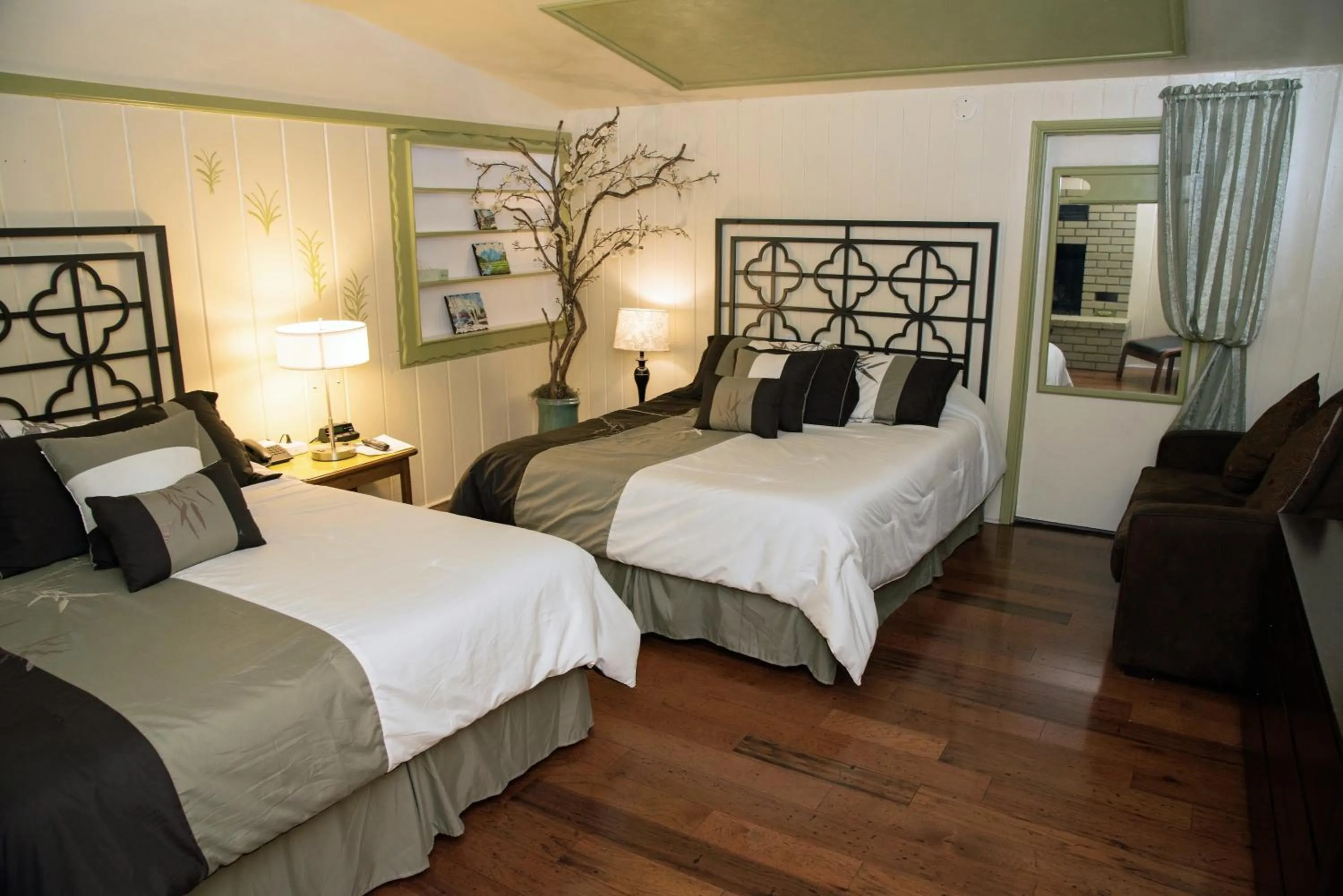 Bed in The Kern Lodge