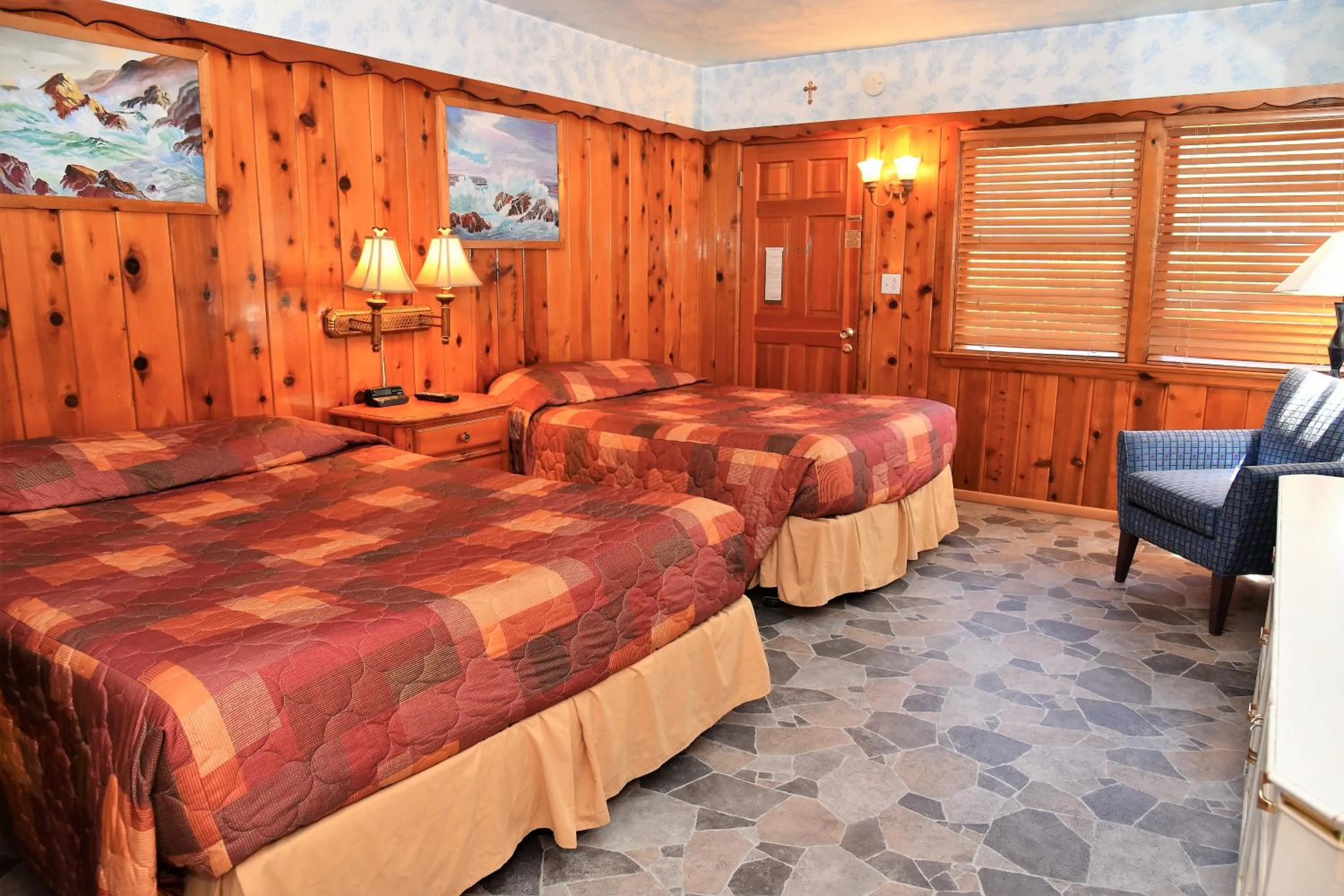 Bed in The Kern Lodge