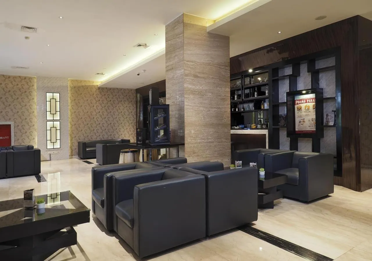 Lounge or bar in Grand Mercure Solo Baru