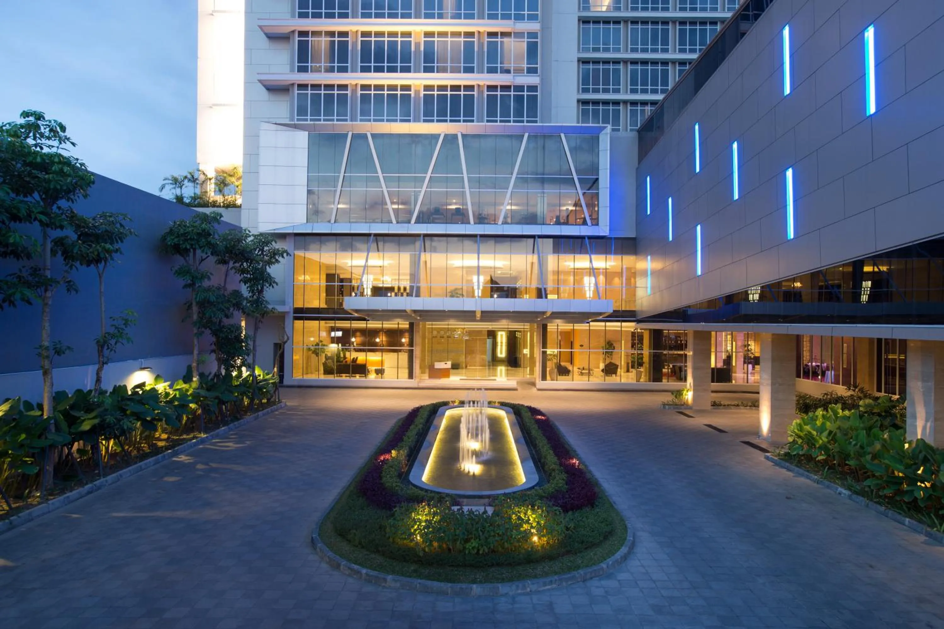 Facade/entrance in Grand Mercure Solo Baru