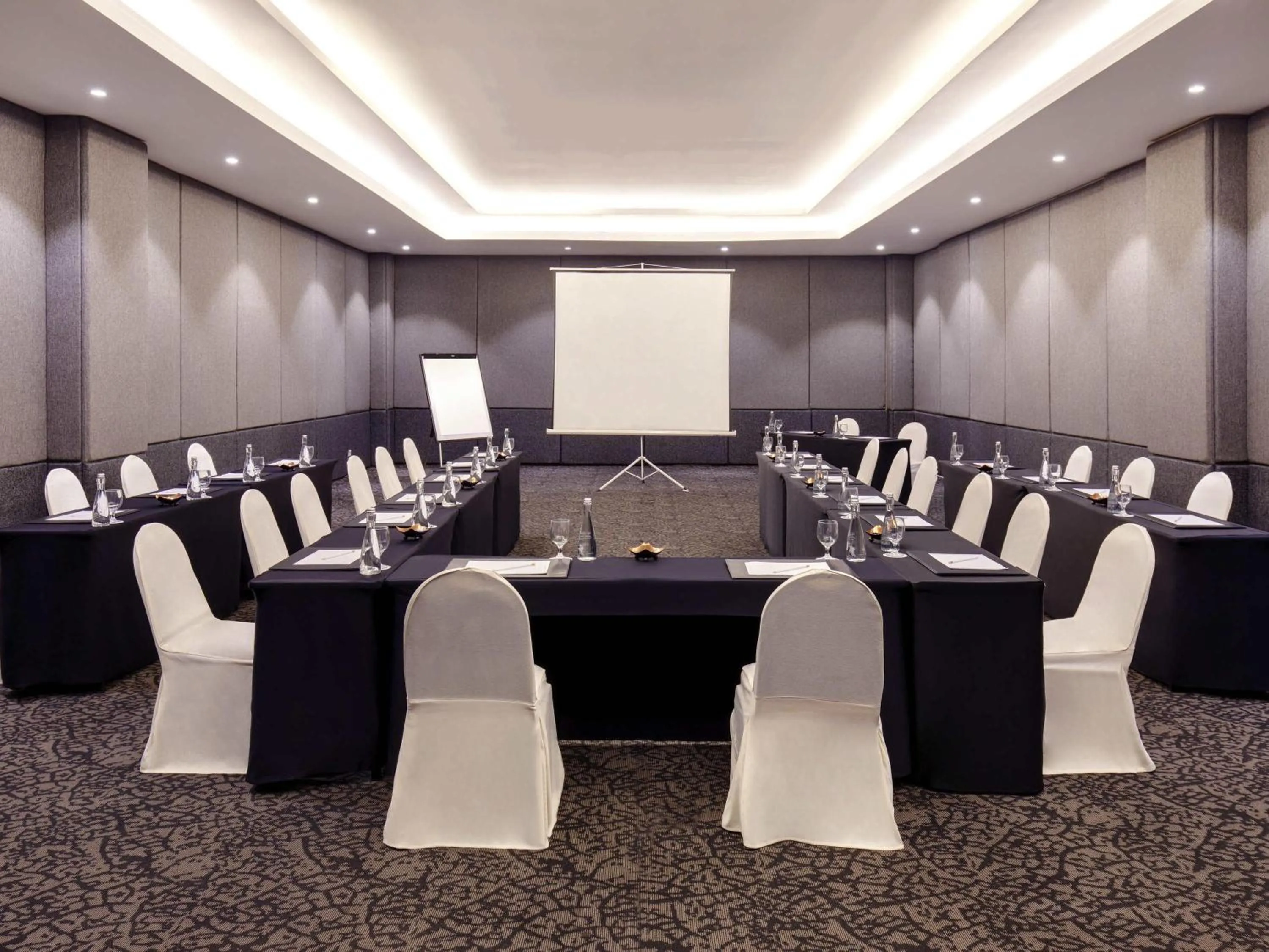 Meeting/conference room in Grand Mercure Solo Baru