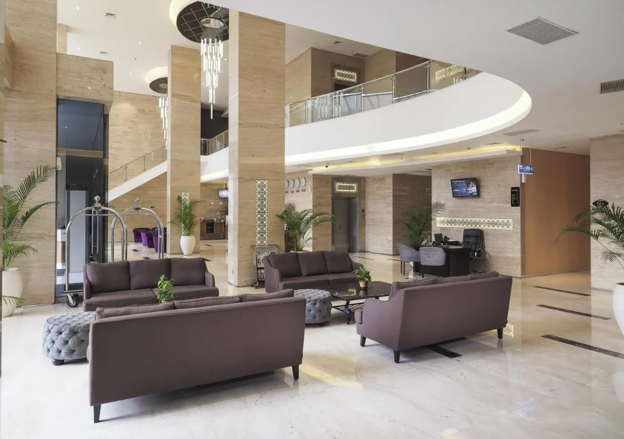 Lobby or reception in Grand Mercure Solo Baru