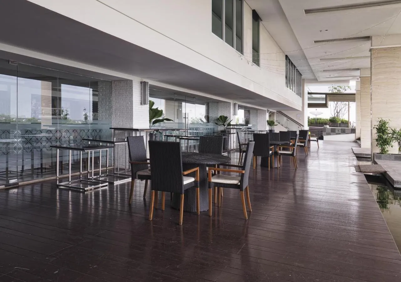 Lounge or bar in Grand Mercure Solo Baru