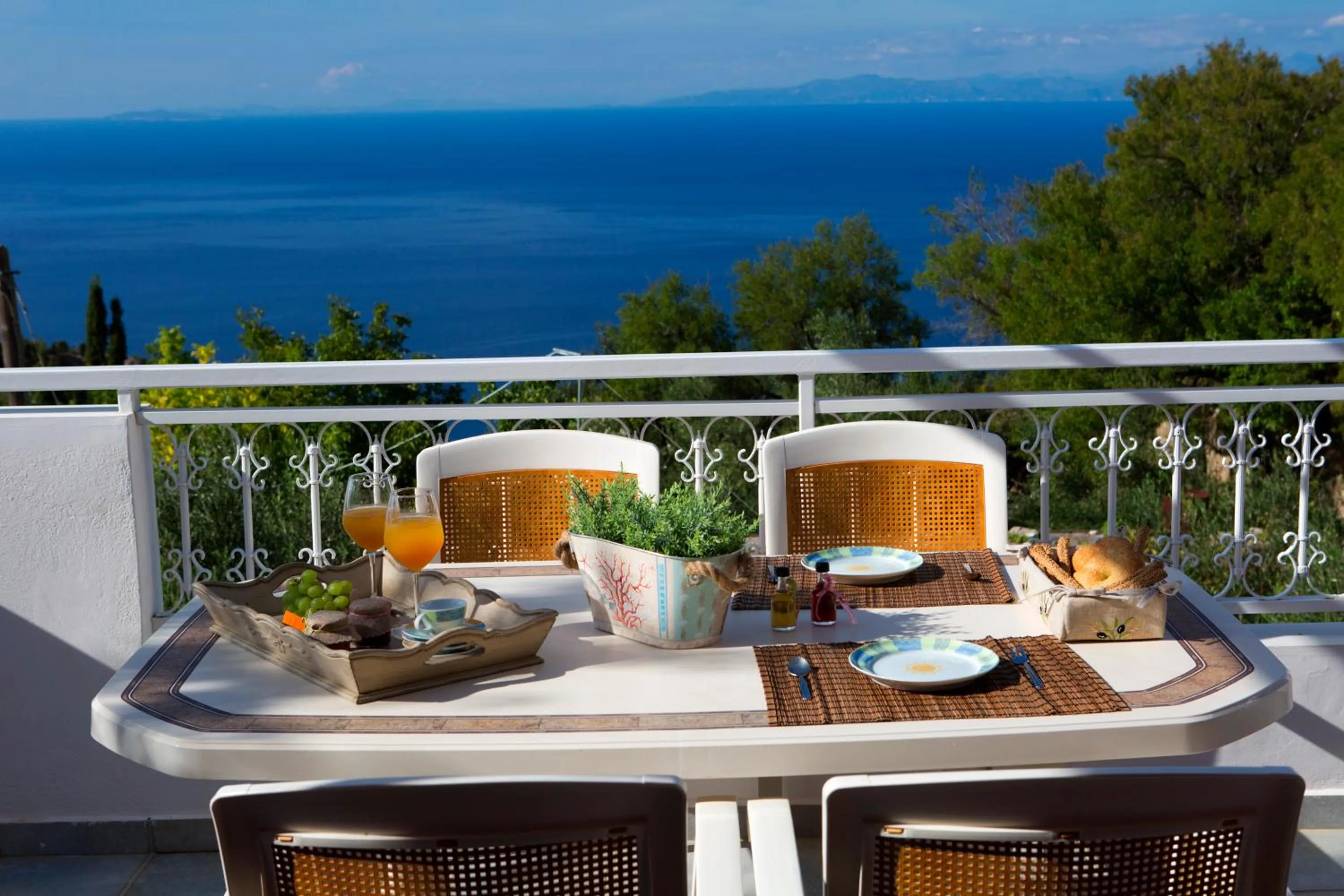 Coffee/tea facilities in Exanthia Villas