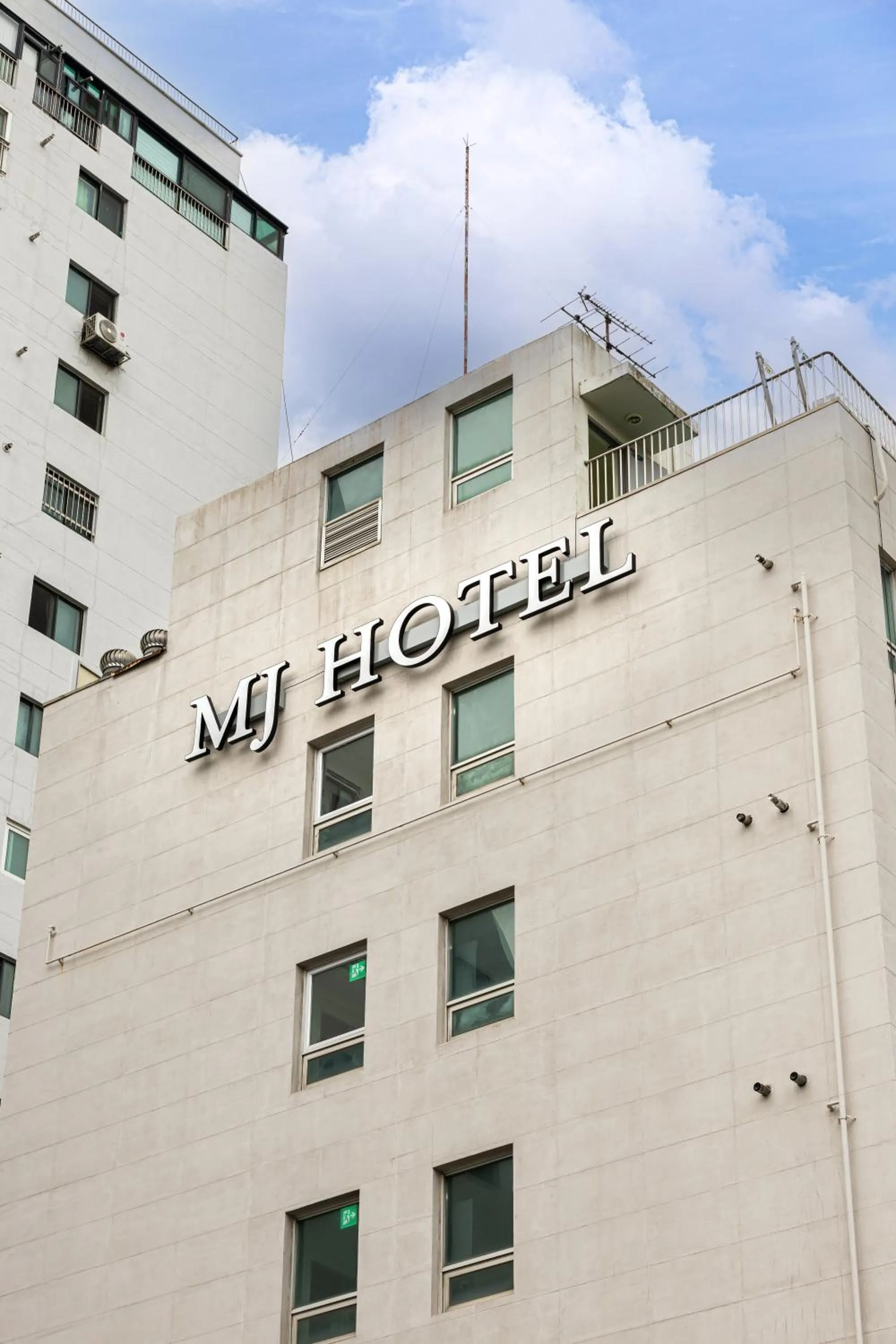 Facade/entrance in MJ Hotel Jongno