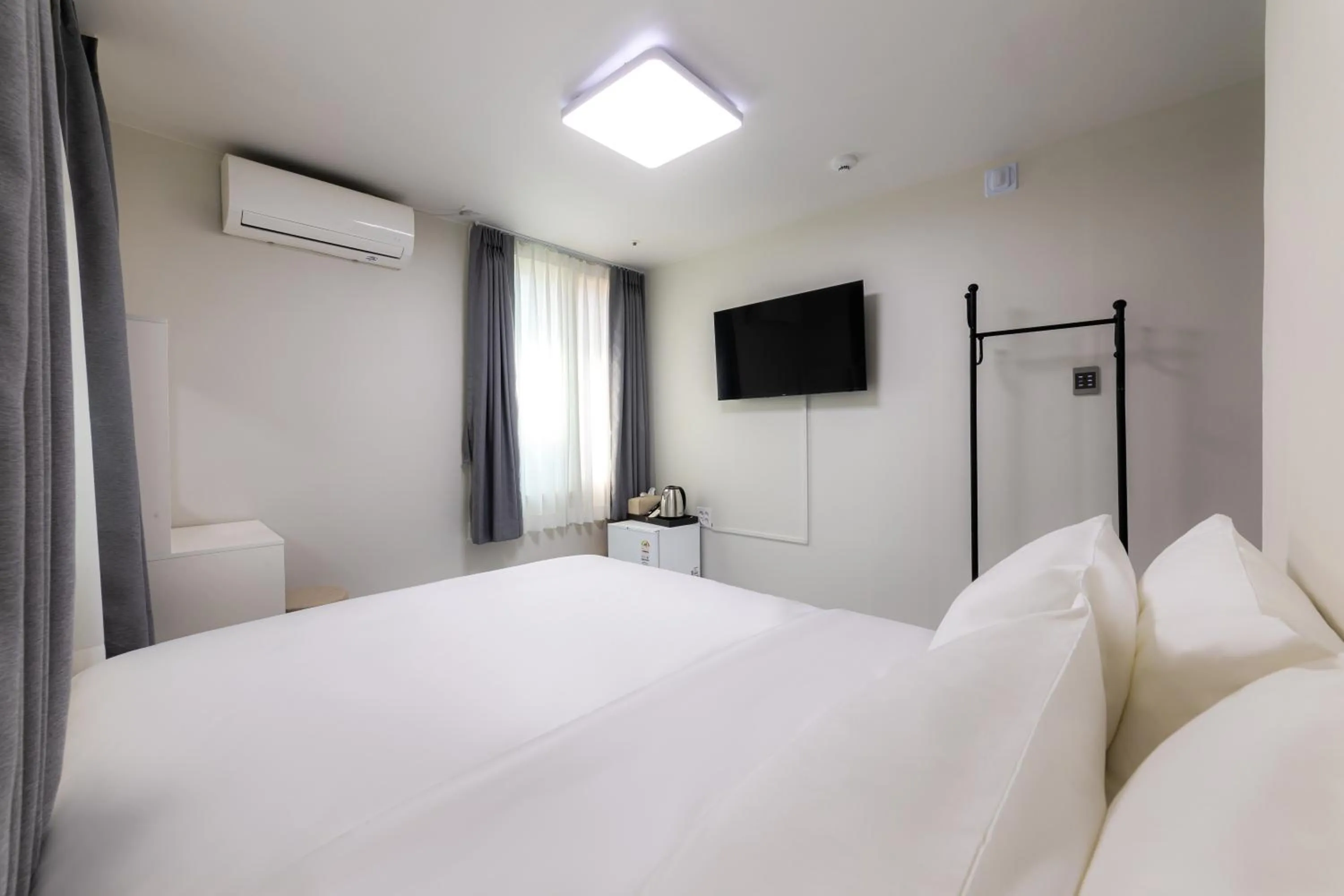 Photo of the whole room, Bed in MJ Hotel Jongno