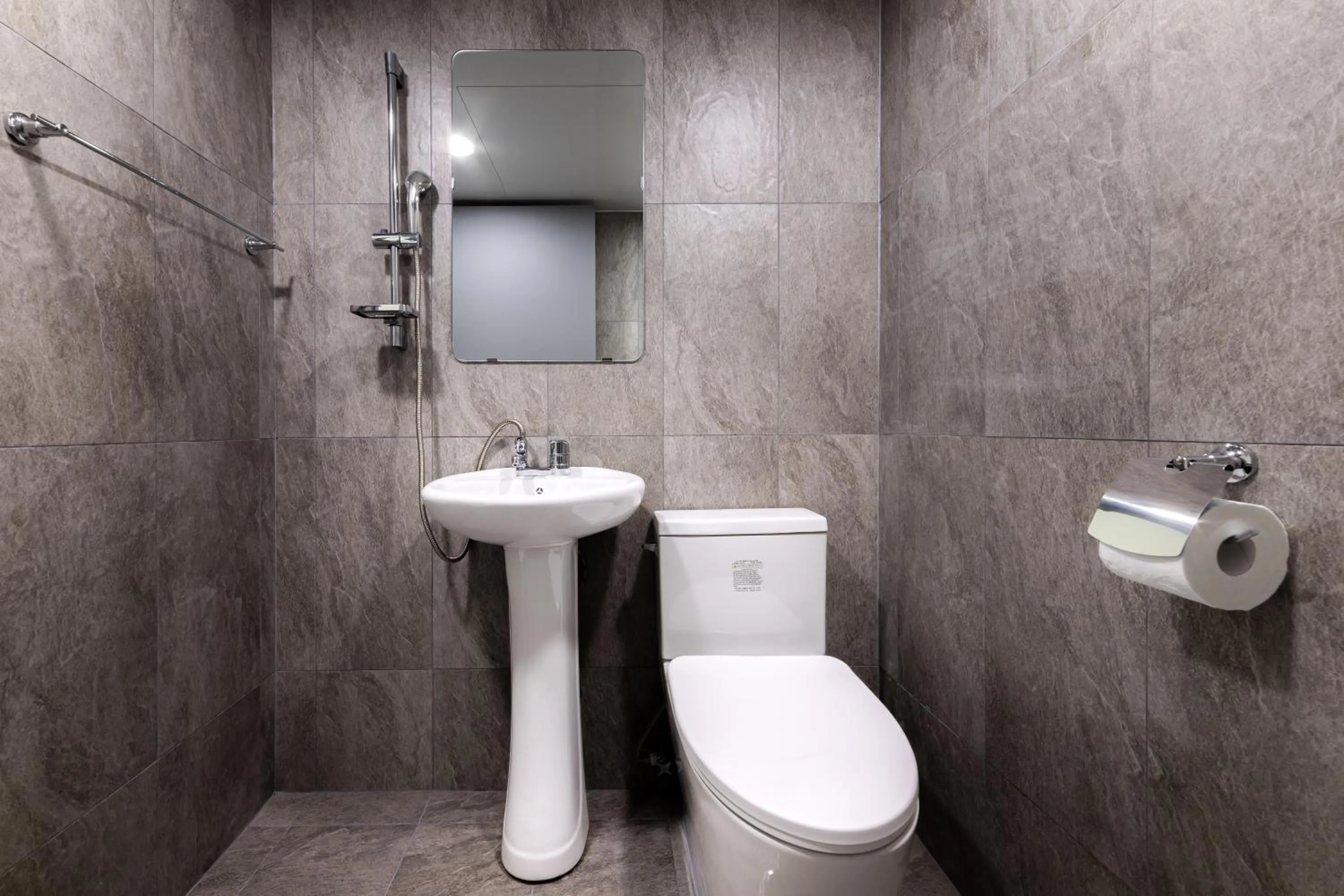 Shower in MJ Hotel Jongno