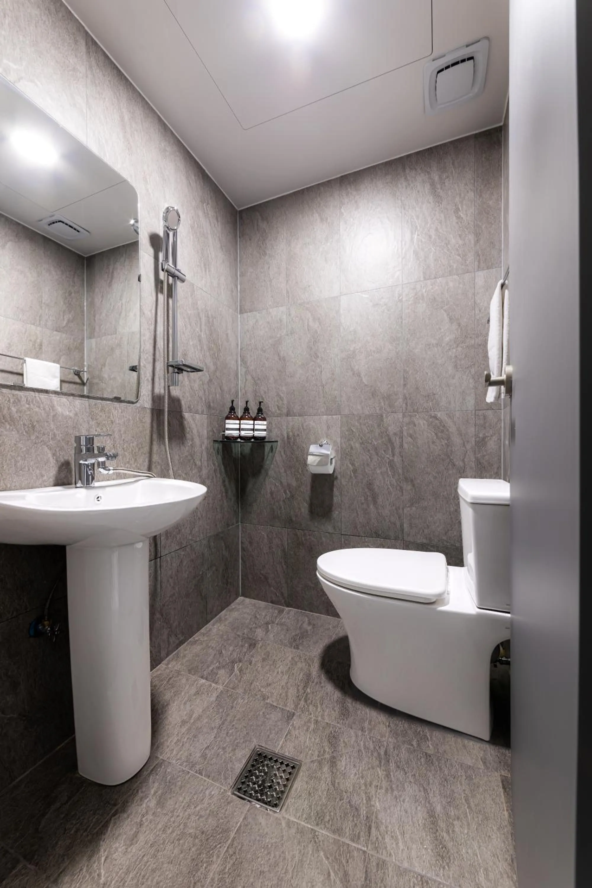 Toilet in MJ Hotel Jongno