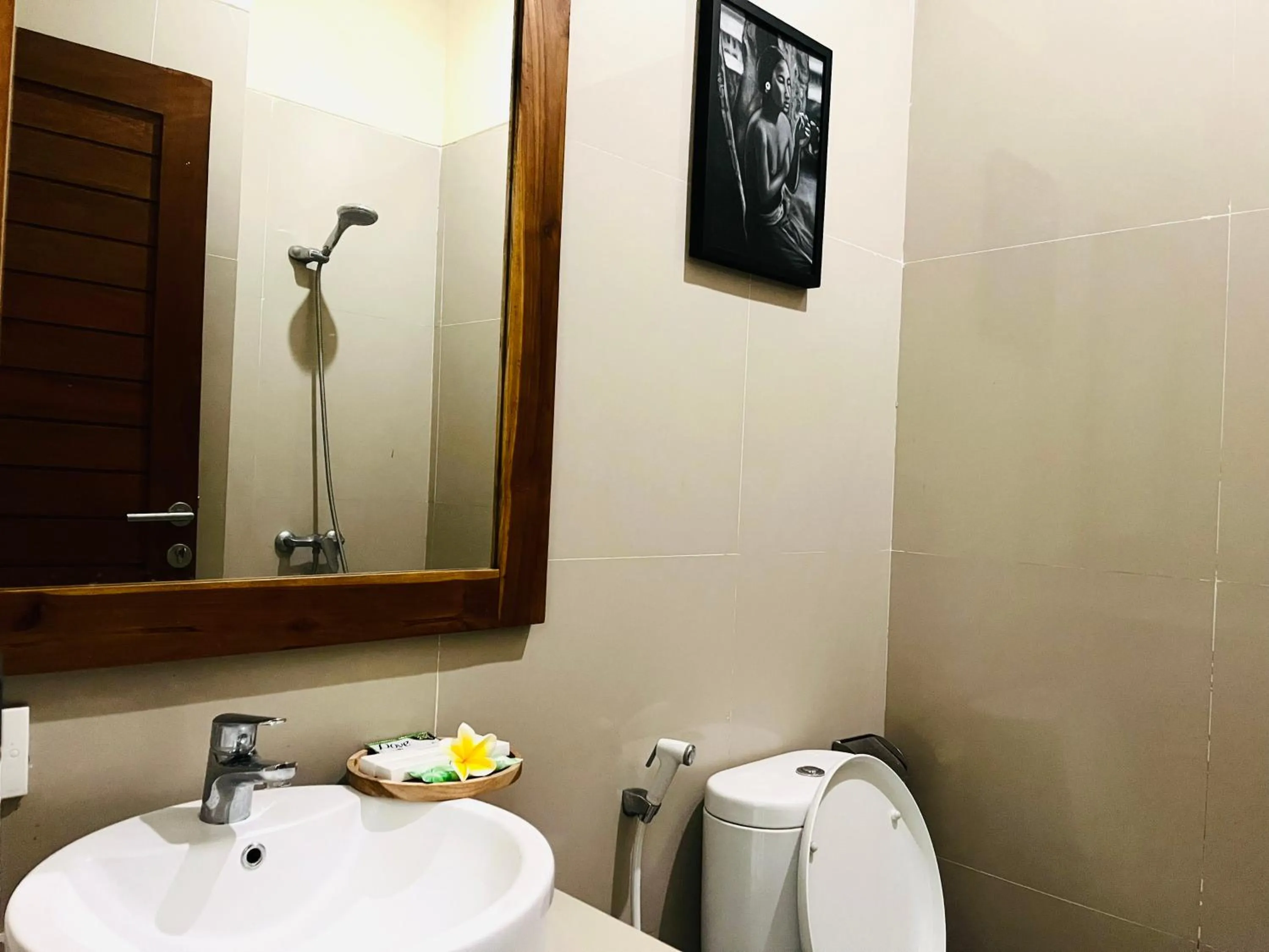 Toilet in Tebesaya Homestay Ubud