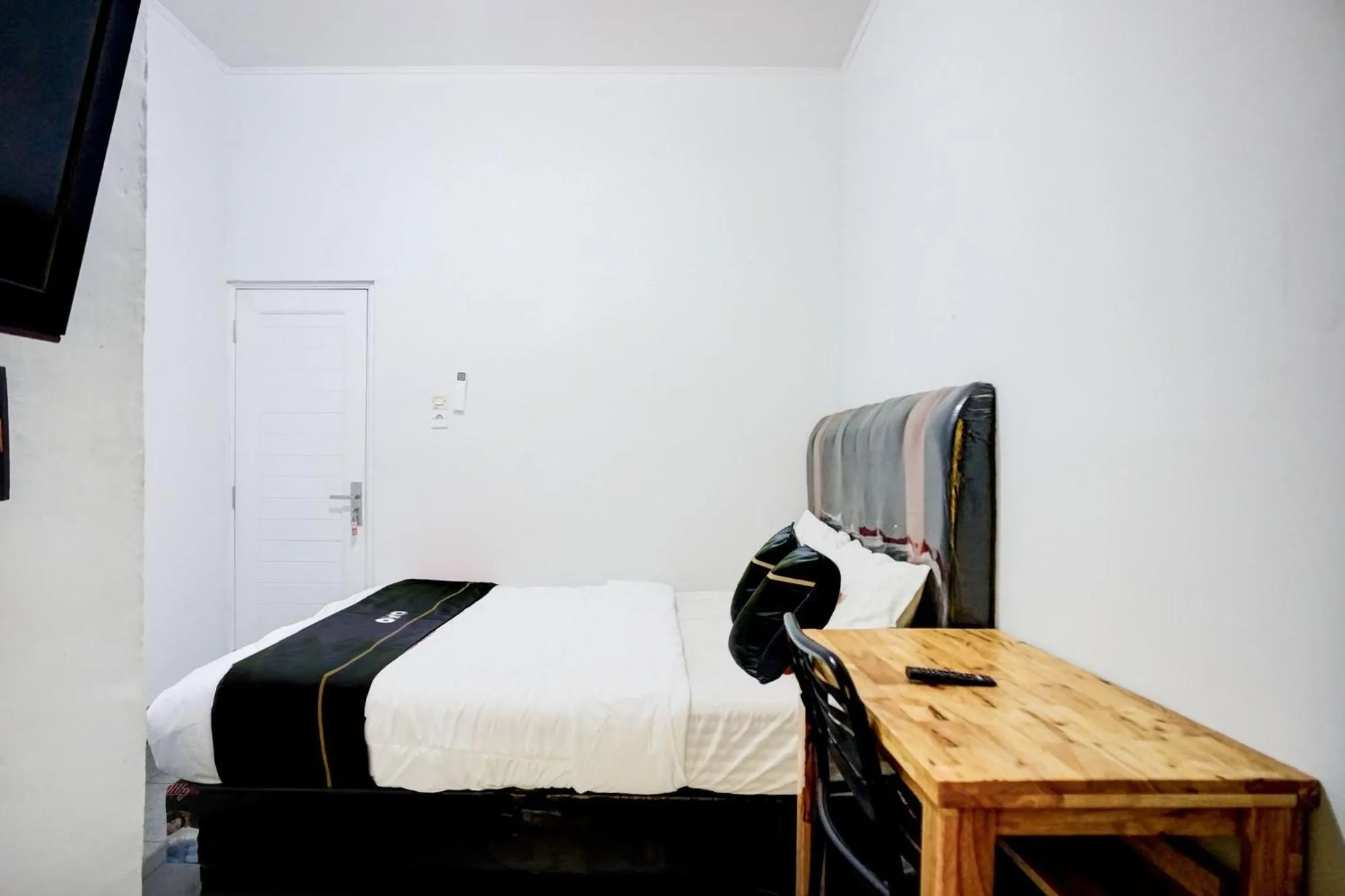 Bedroom, Bed in Hotel O Medan near Universitas Sumatera Utara formerly Surya Residence 2