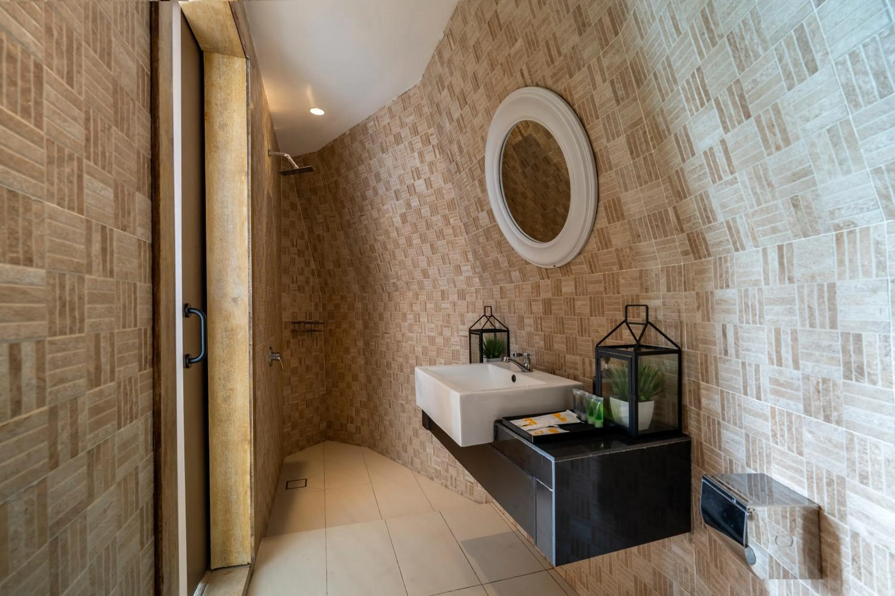 Bathroom, Bed in Bilut Hills Eco Resort