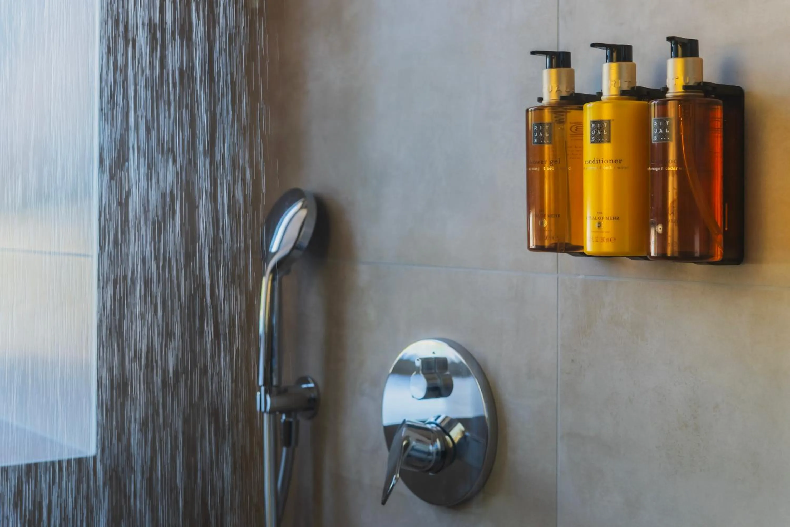 Shower in Monumenti Heritage Hotel&Resort