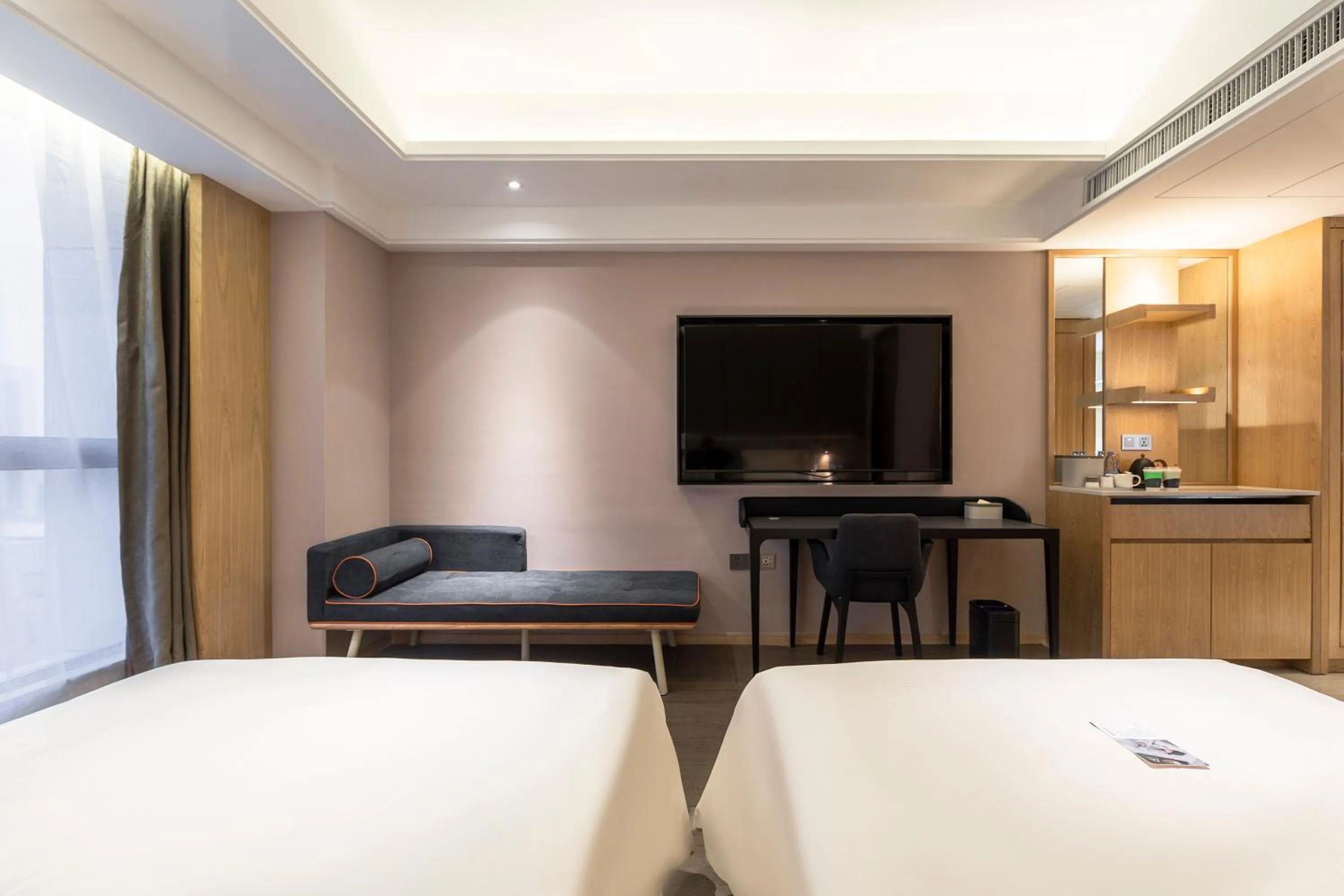 Atour Hotel Zhengzhou East Railway Station Provincial Government