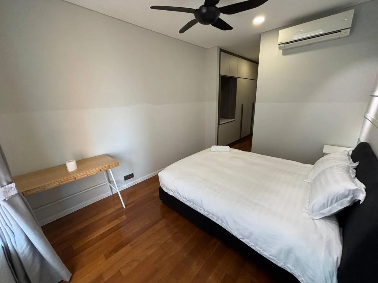 Bed in Sky Suites KLCC by Easy Nap