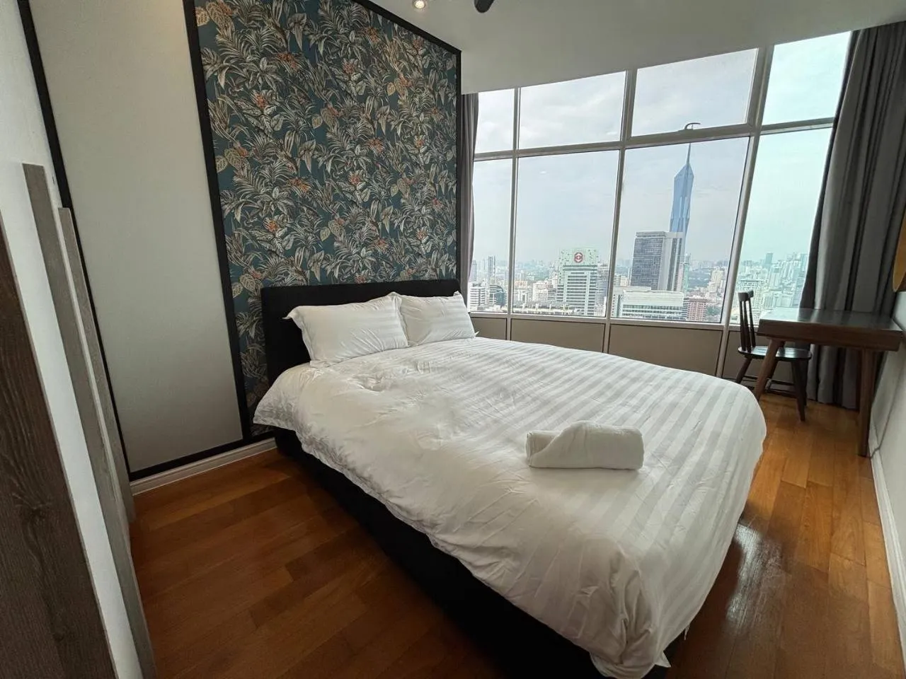 Bed in Sky Suites KLCC by Easy Nap