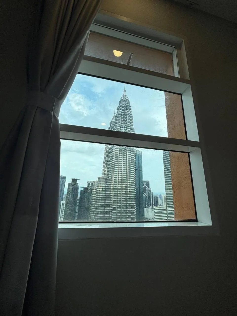 Sky Suites KLCC by Easy Nap