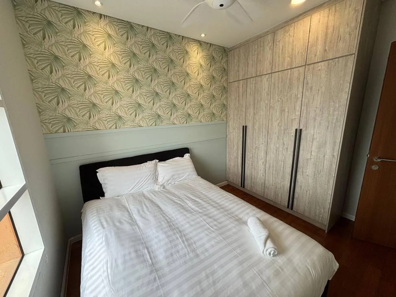 Bed in Sky Suites KLCC by Easy Nap