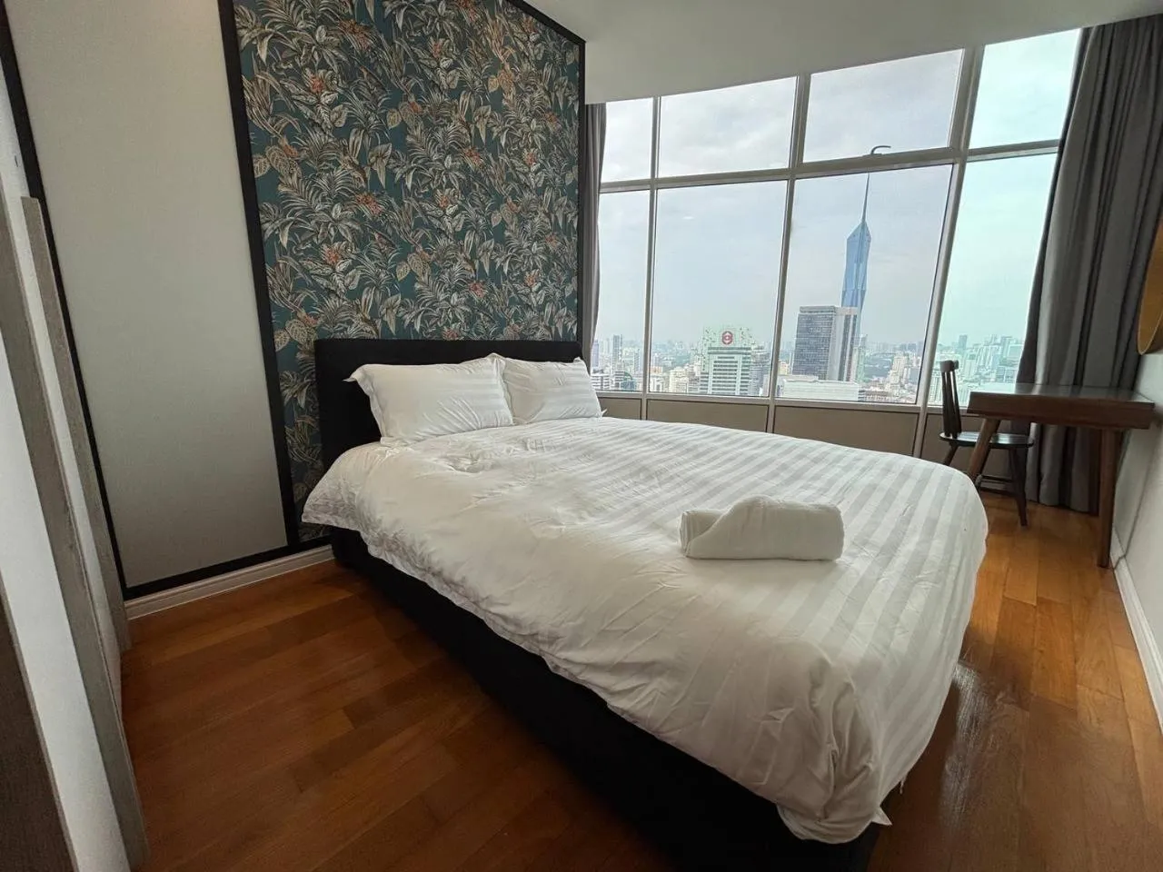 Bed in Sky Suites KLCC by Easy Nap