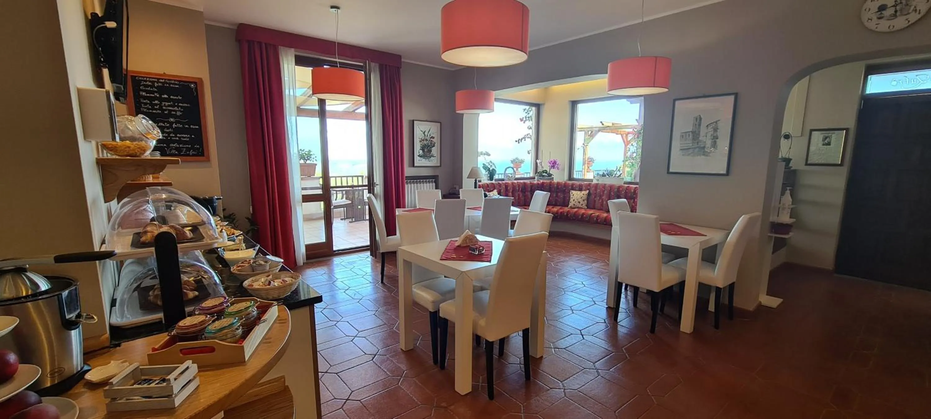 Breakfast in Villa Zufrò