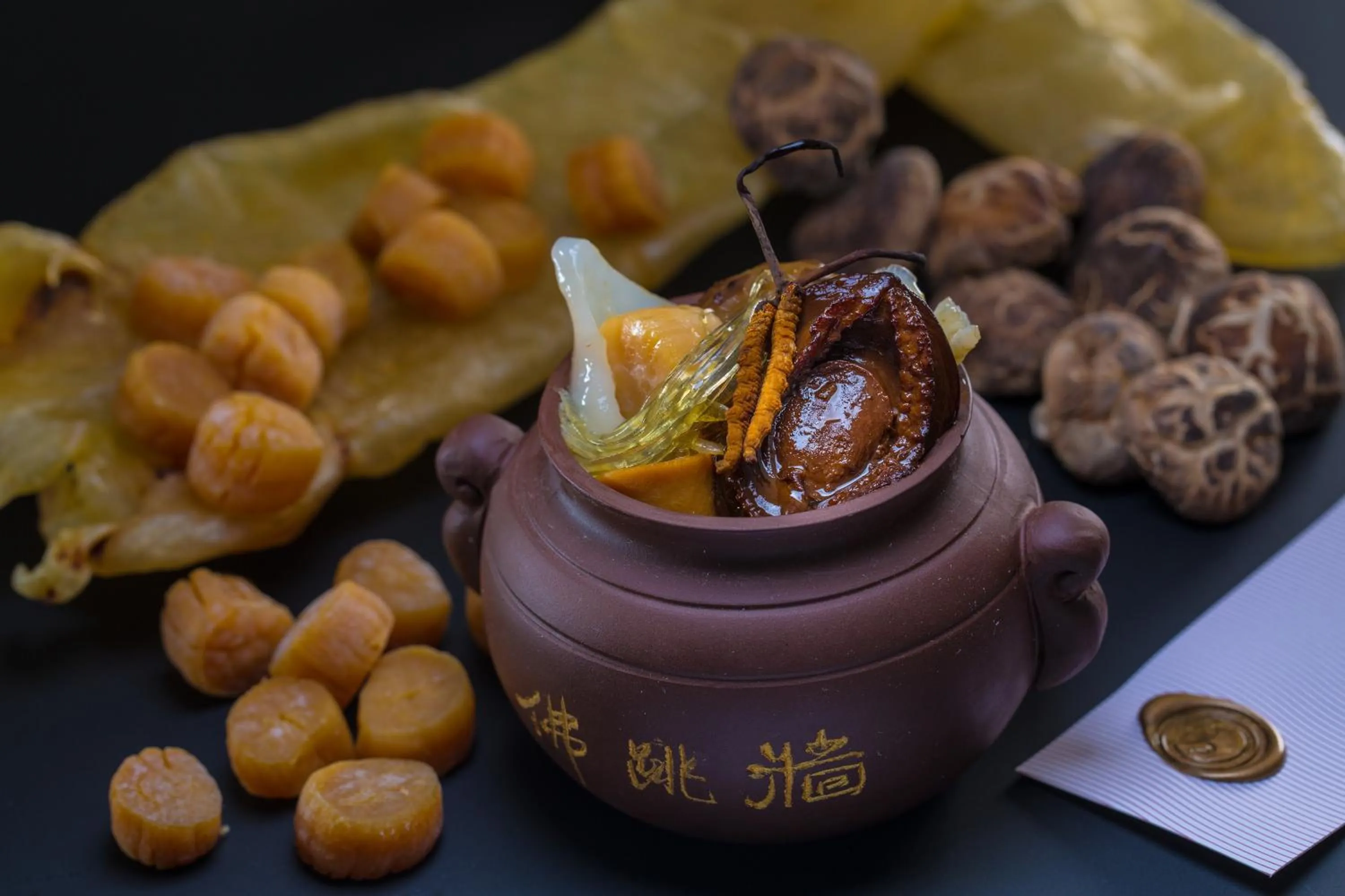 Restaurant/places to eat in White Swan Hotel