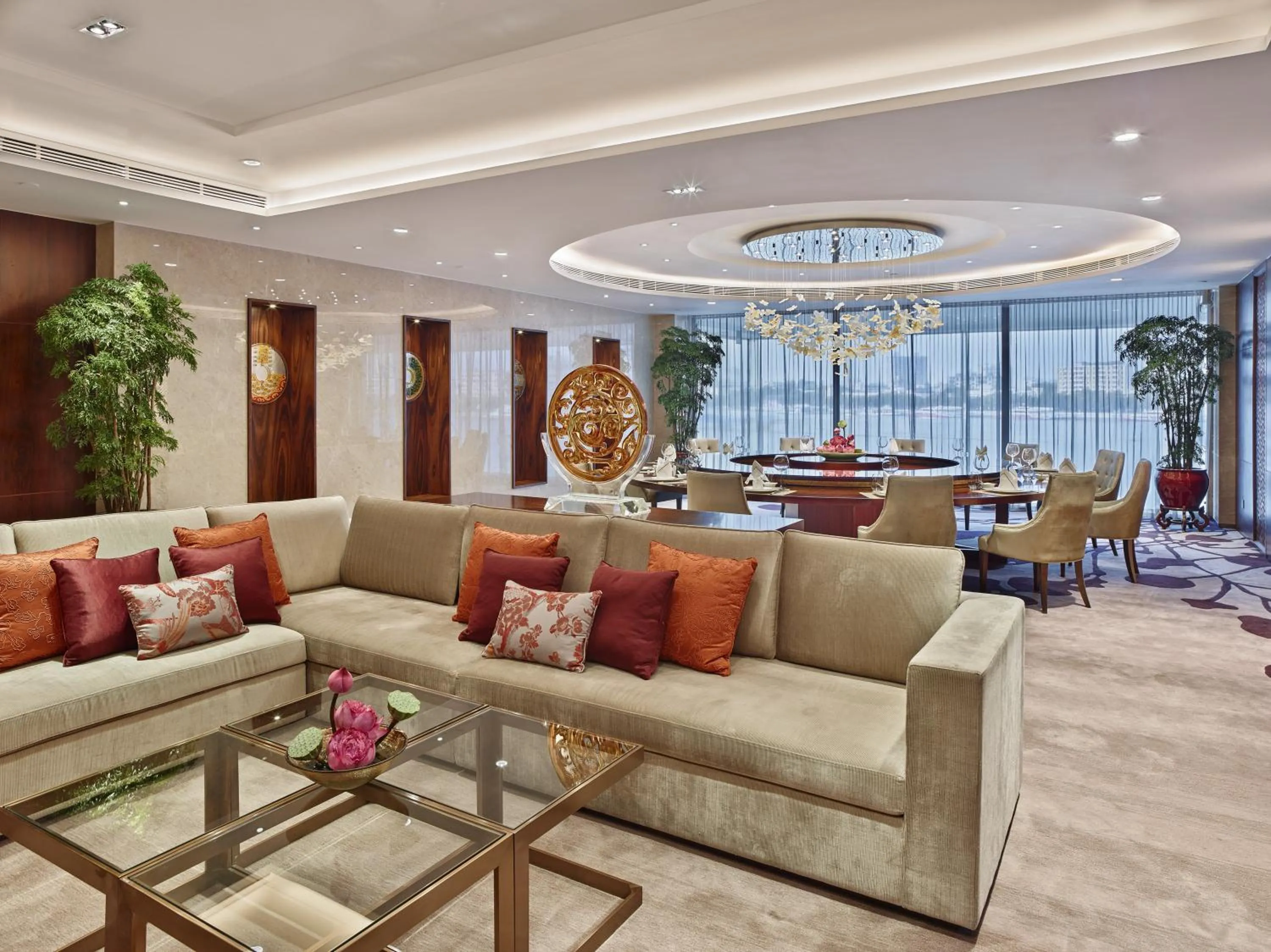 Restaurant/places to eat in White Swan Hotel