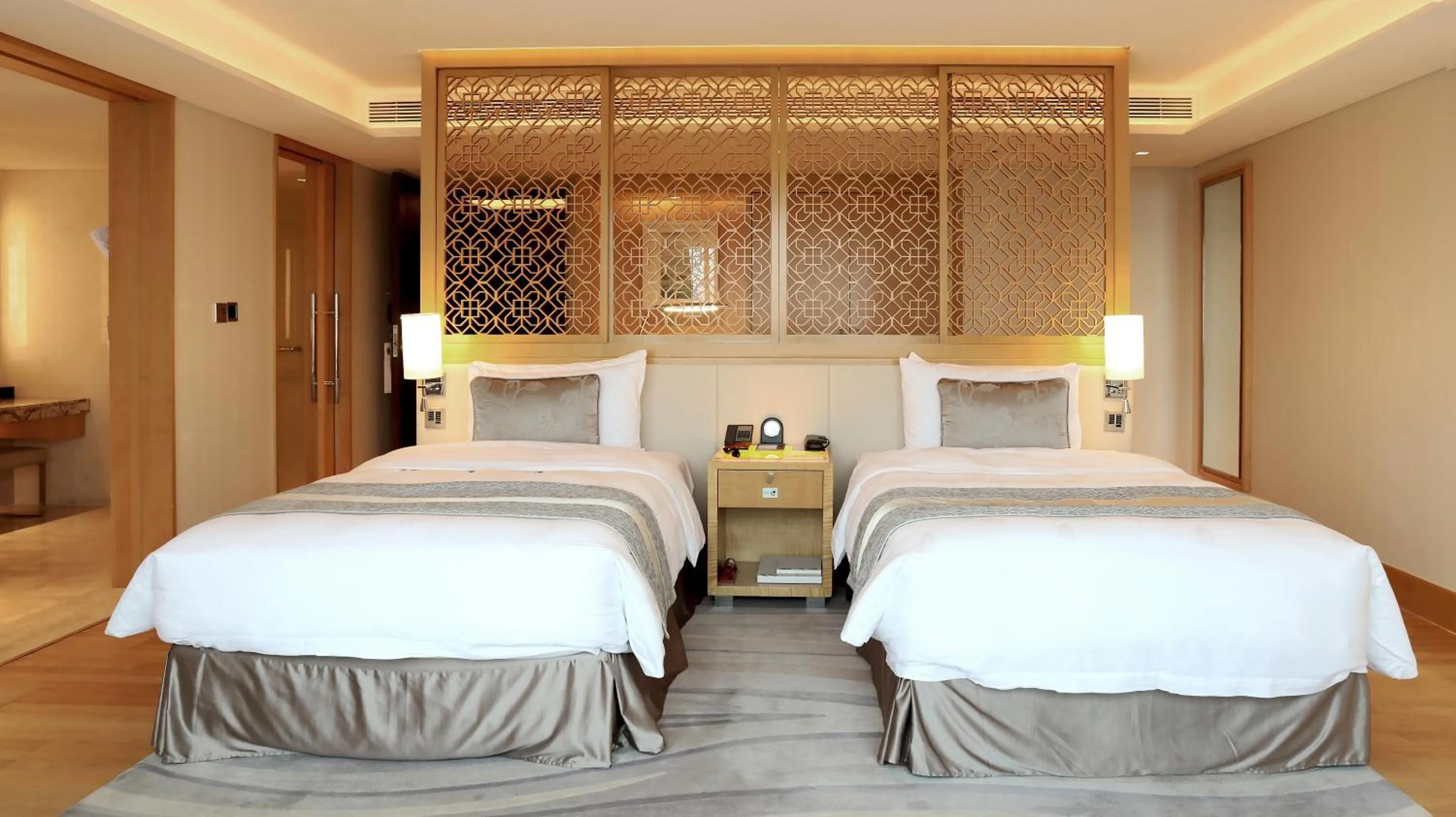 Bed in White Swan Hotel