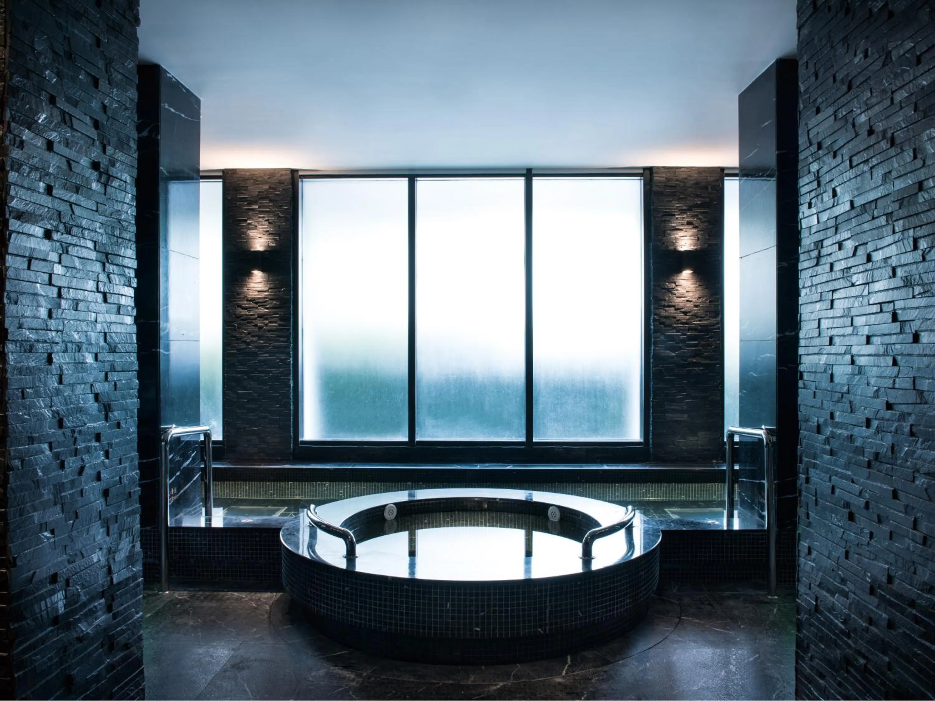 Spa and wellness centre/facilities in White Swan Hotel