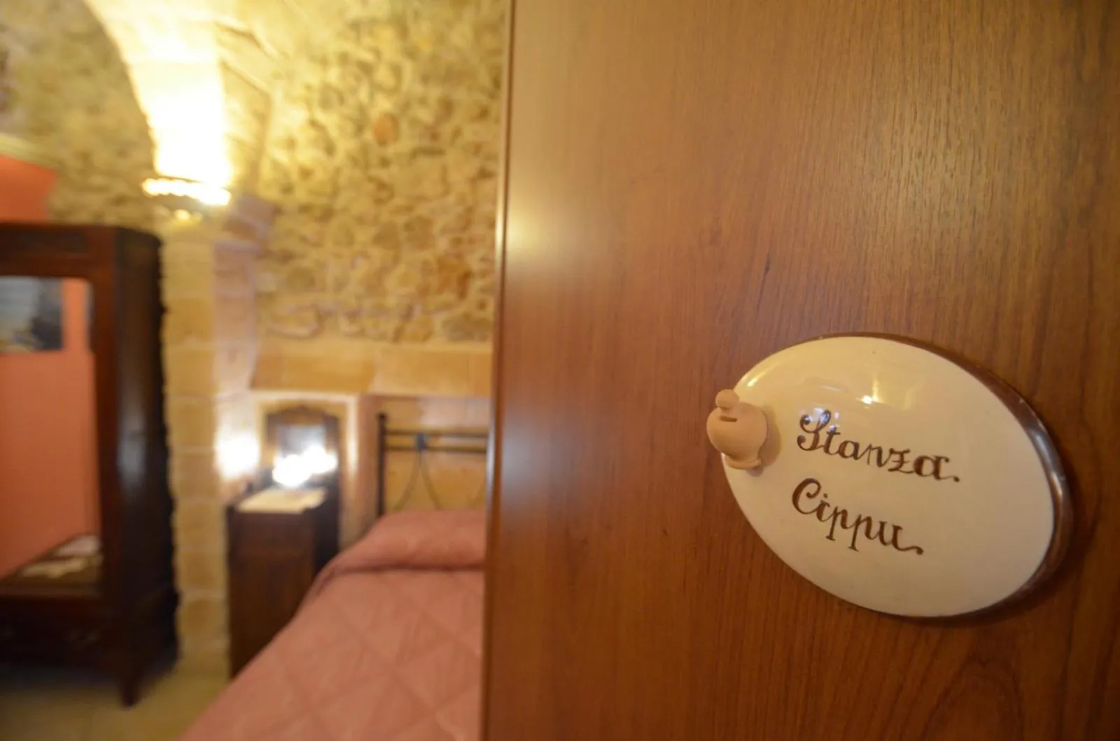 Logo/Certificate/Sign, Bed in B&B Corte Dei Figuli