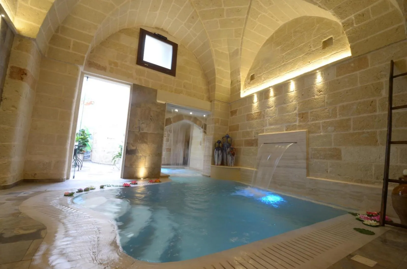 Swimming pool in B&B Corte Dei Figuli