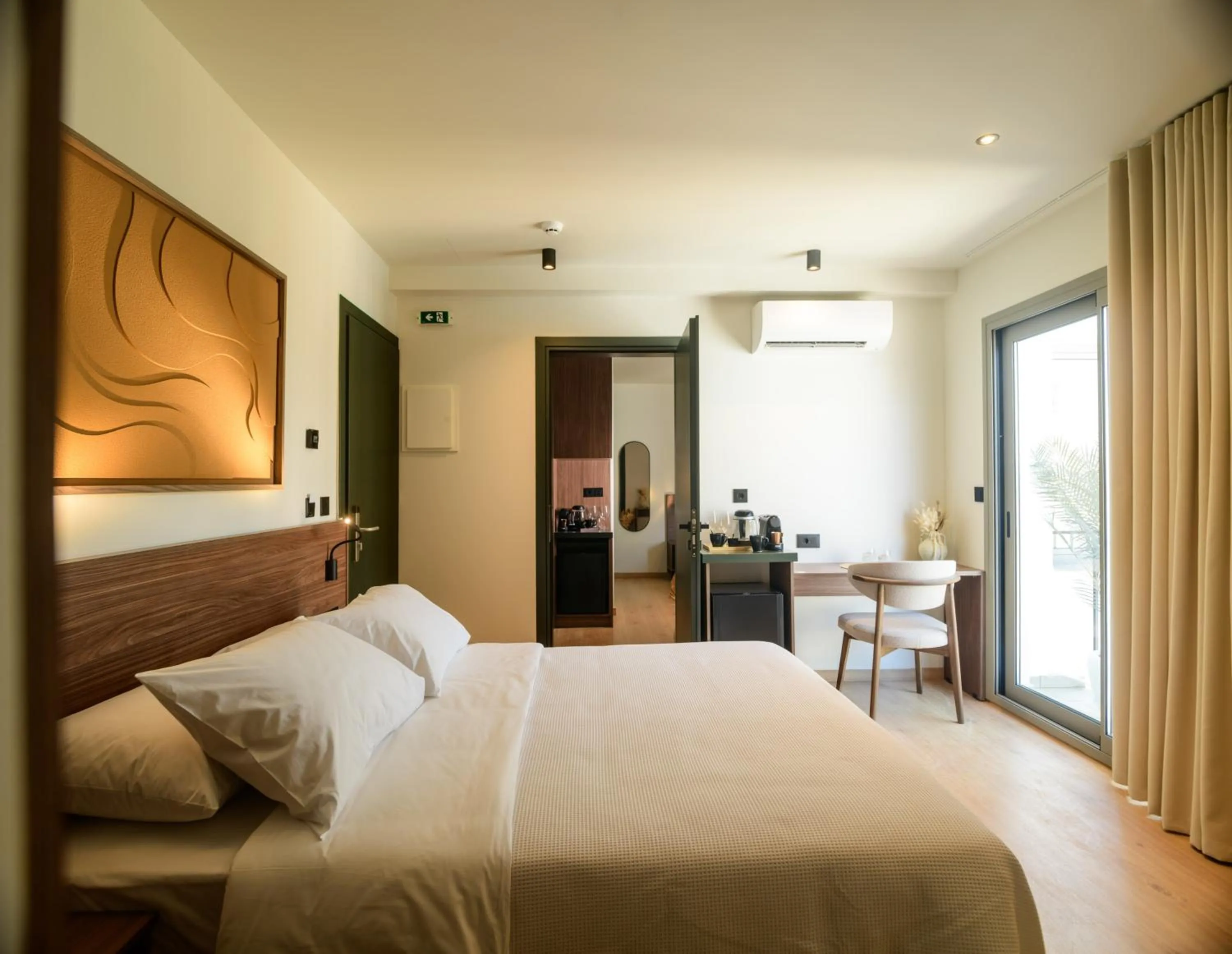 Photo of the whole room, Bed in Ermou 26 Hotel