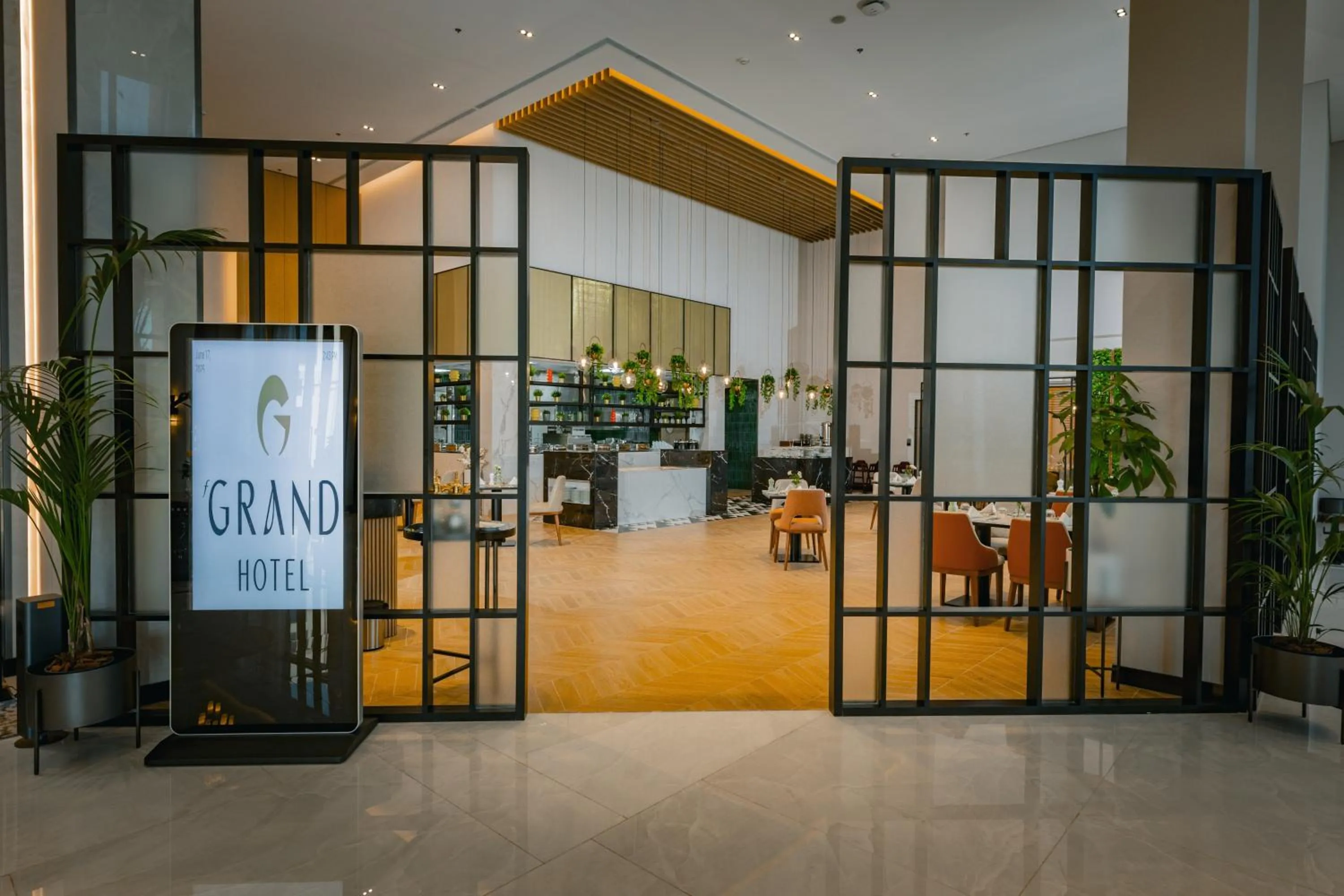 Restaurant/places to eat in First Grand Hotel