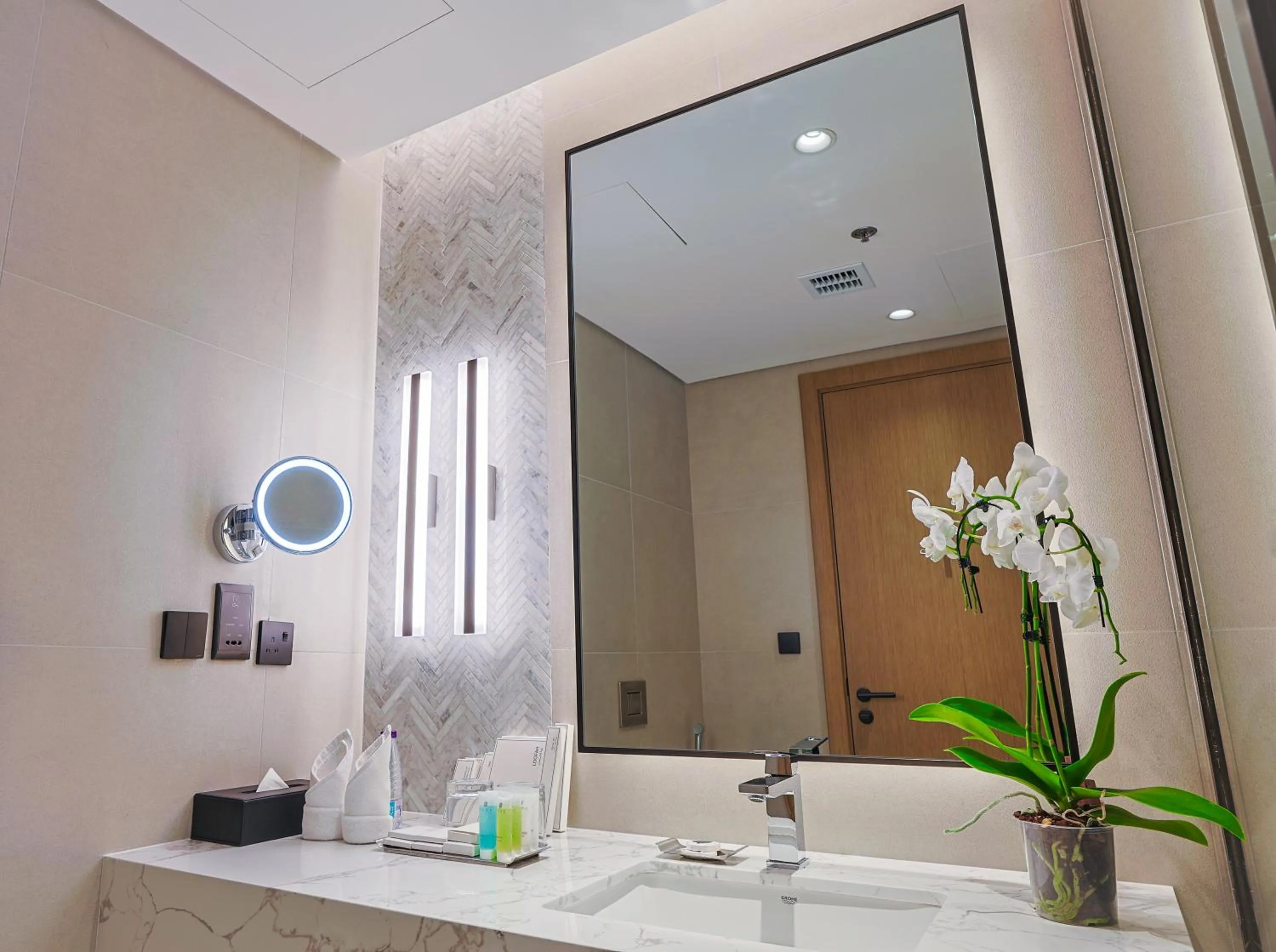 Shower in First Grand Hotel