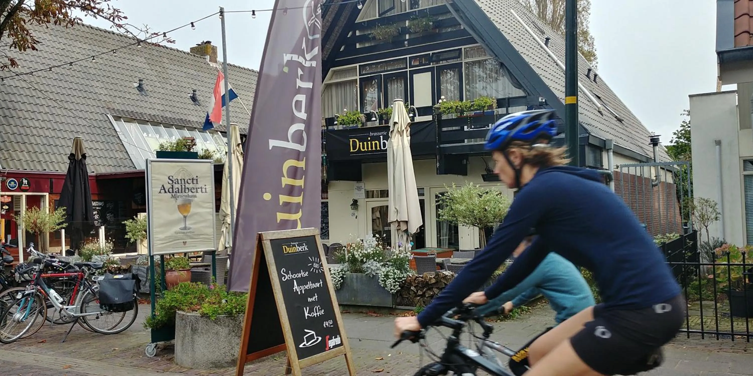 Facade/entrance in Duinberk B&B hotel en Brasserie