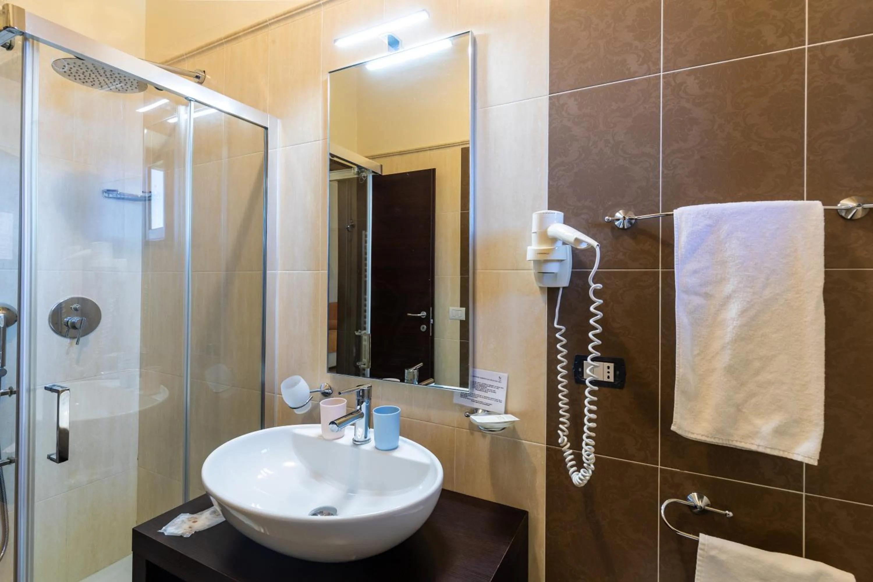 Shower in Villa Ginevra Resort Agrituristico