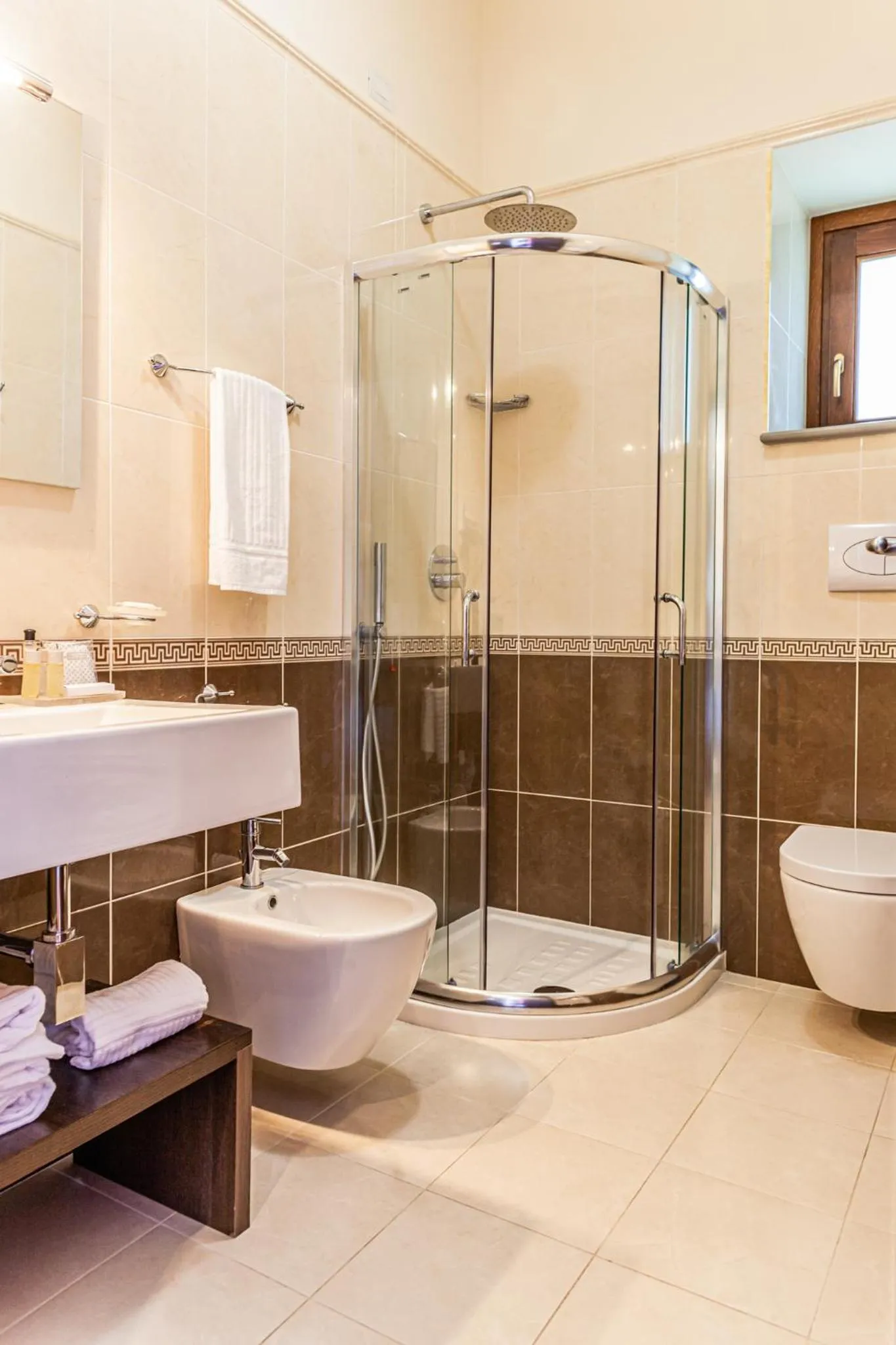 Shower in Villa Ginevra Resort Agrituristico