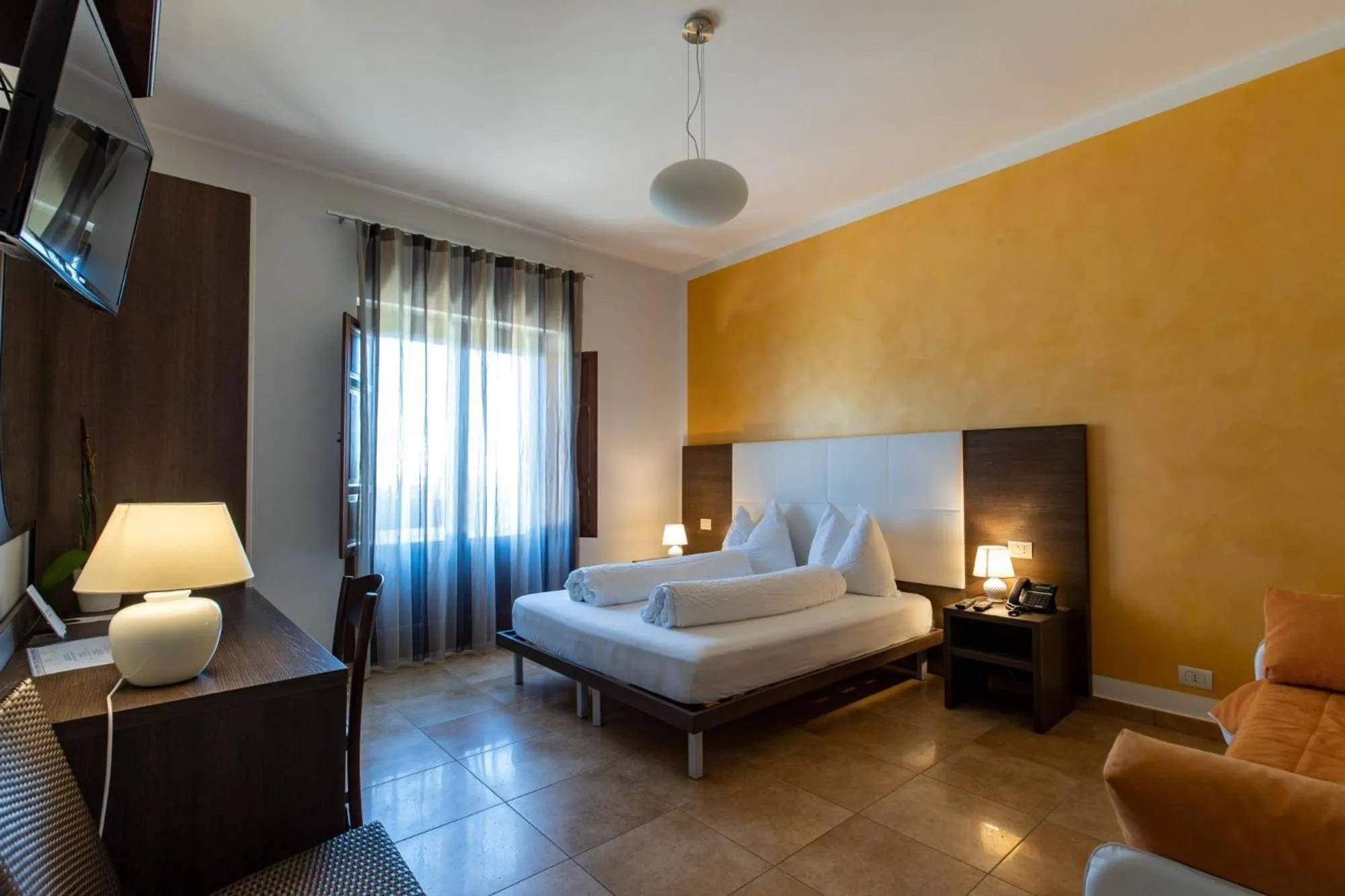 Bed in Villa Ginevra Resort Agrituristico