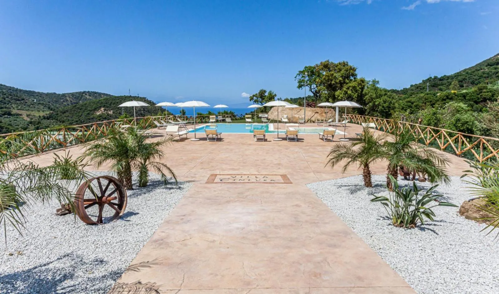 Pool view in Villa Ginevra Resort Agrituristico