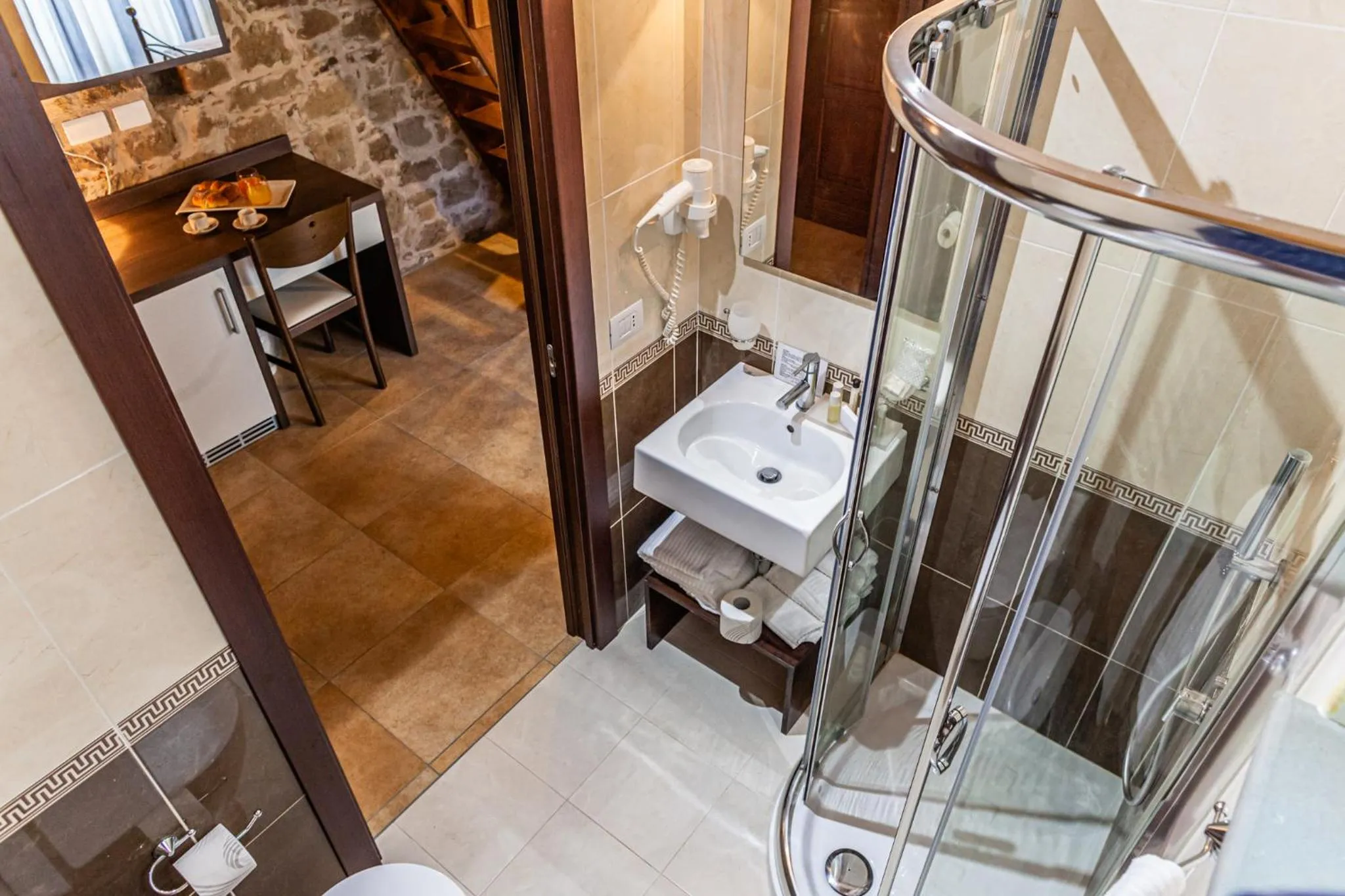 Shower in Villa Ginevra Resort Agrituristico