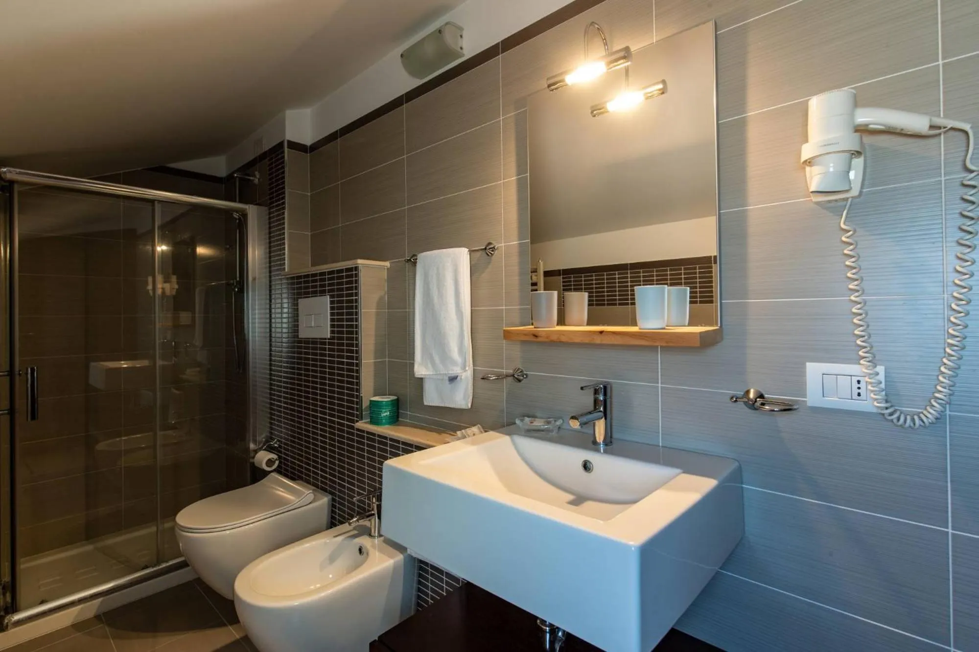 Shower in Villa Ginevra Resort Agrituristico