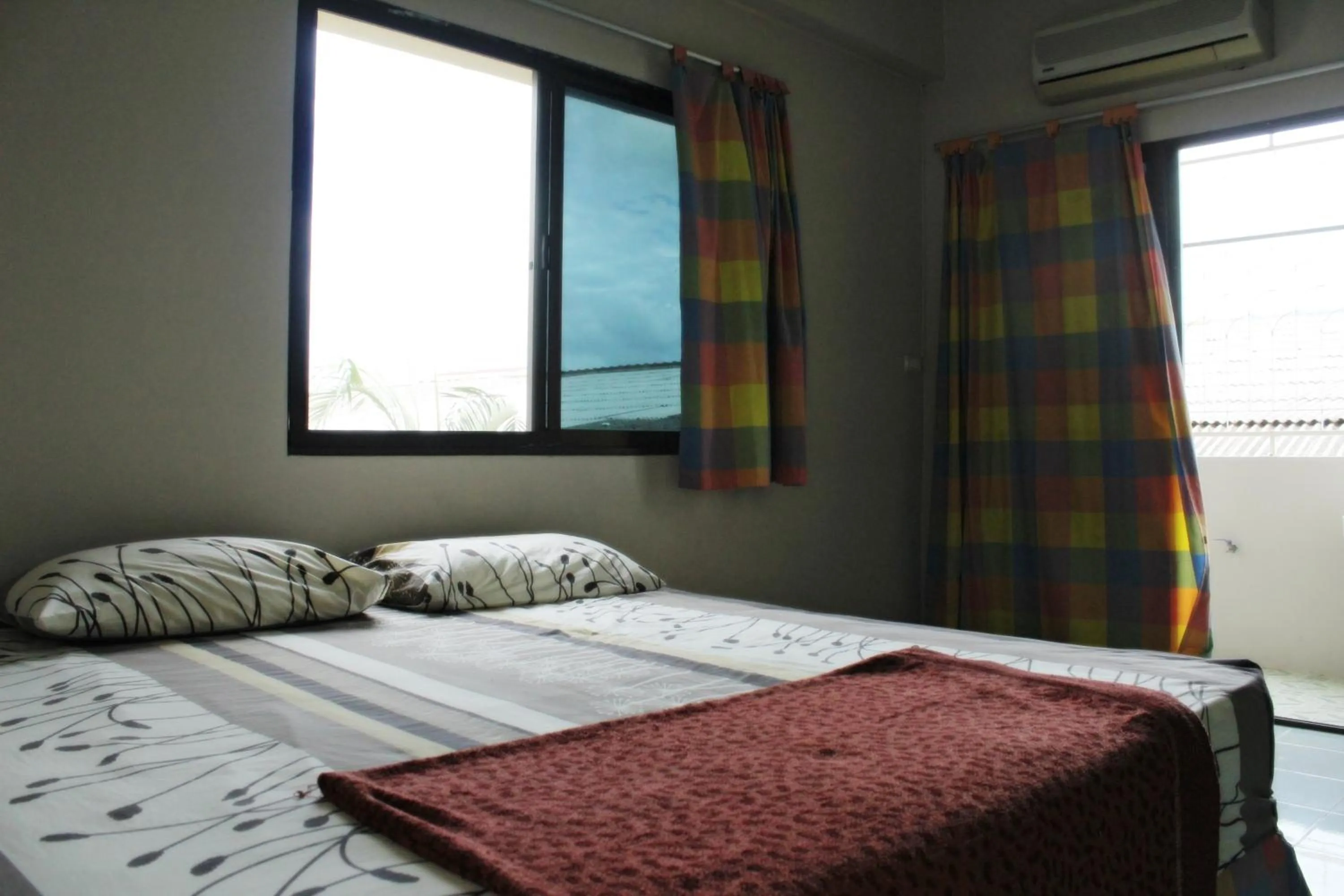 Bed in Saeng Chan Apartment