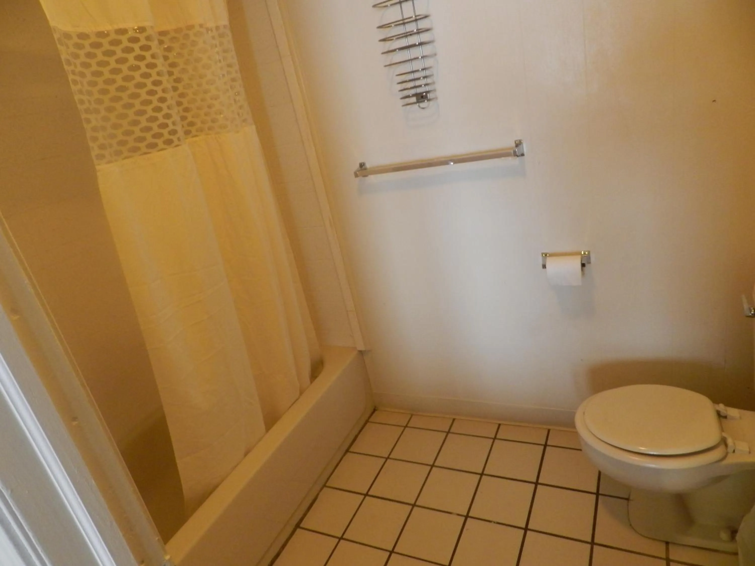 Bathroom in Seagem Motel and Apartments