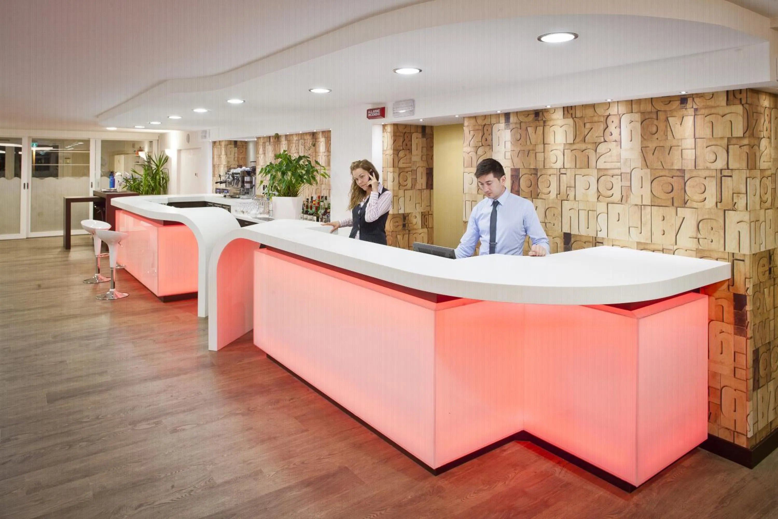 Staff in Hotel Adlon - FRONTE MARE