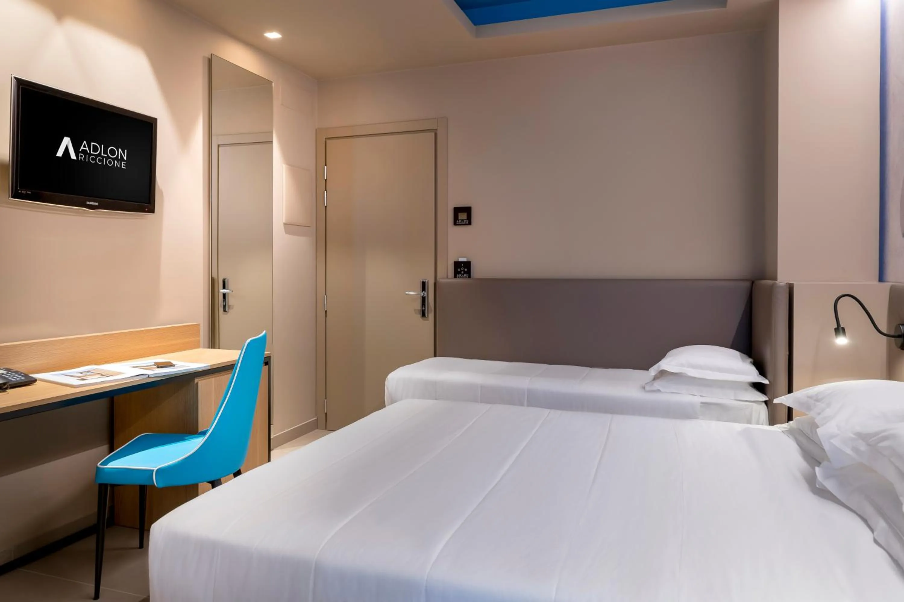 Bed in Hotel Adlon - FRONTE MARE