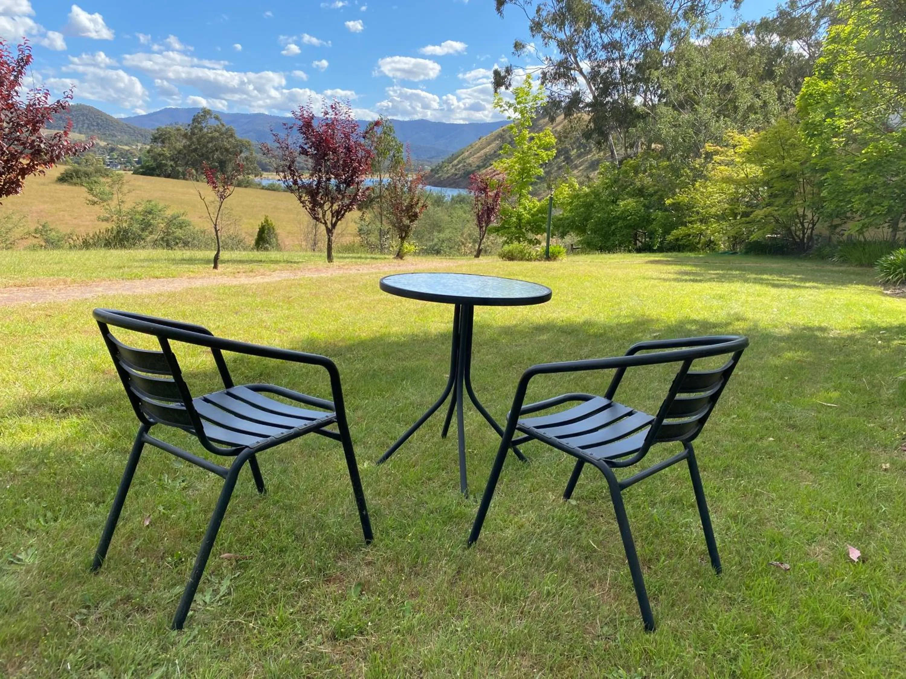 Garden view in Willowlake Cottages