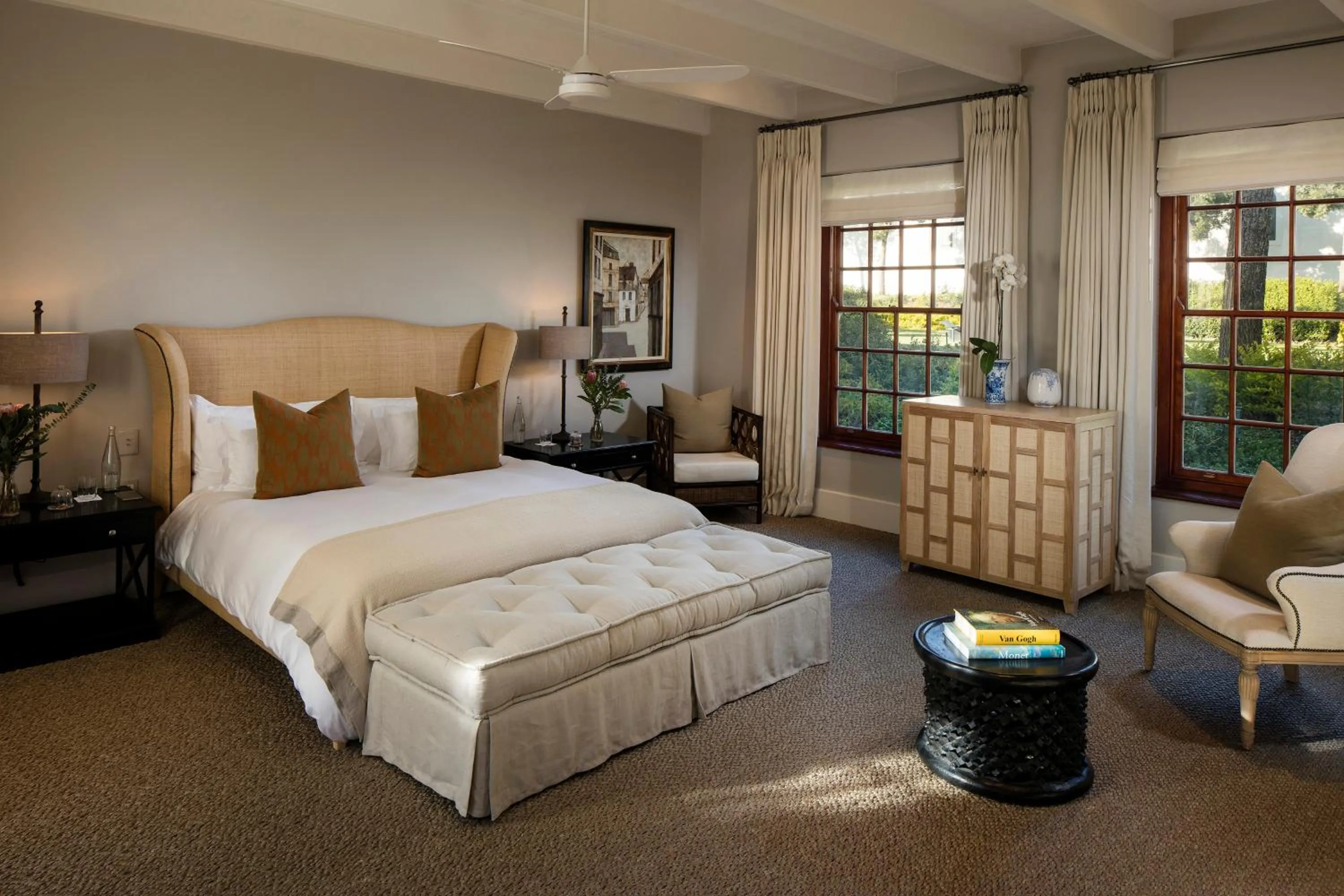 Photo of the whole room, Bed in Leeu Estates