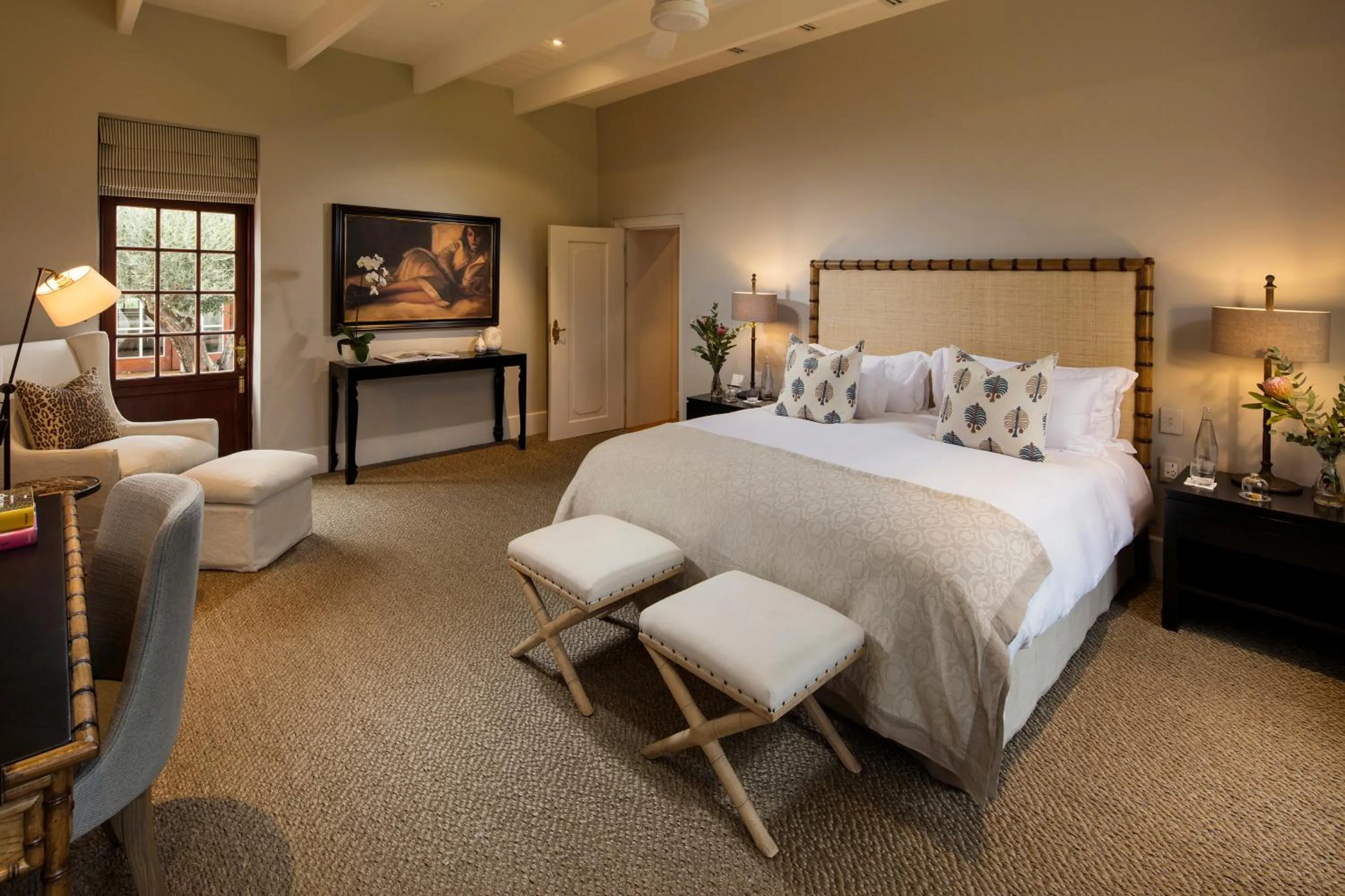 Photo of the whole room, Bed in Leeu Estates