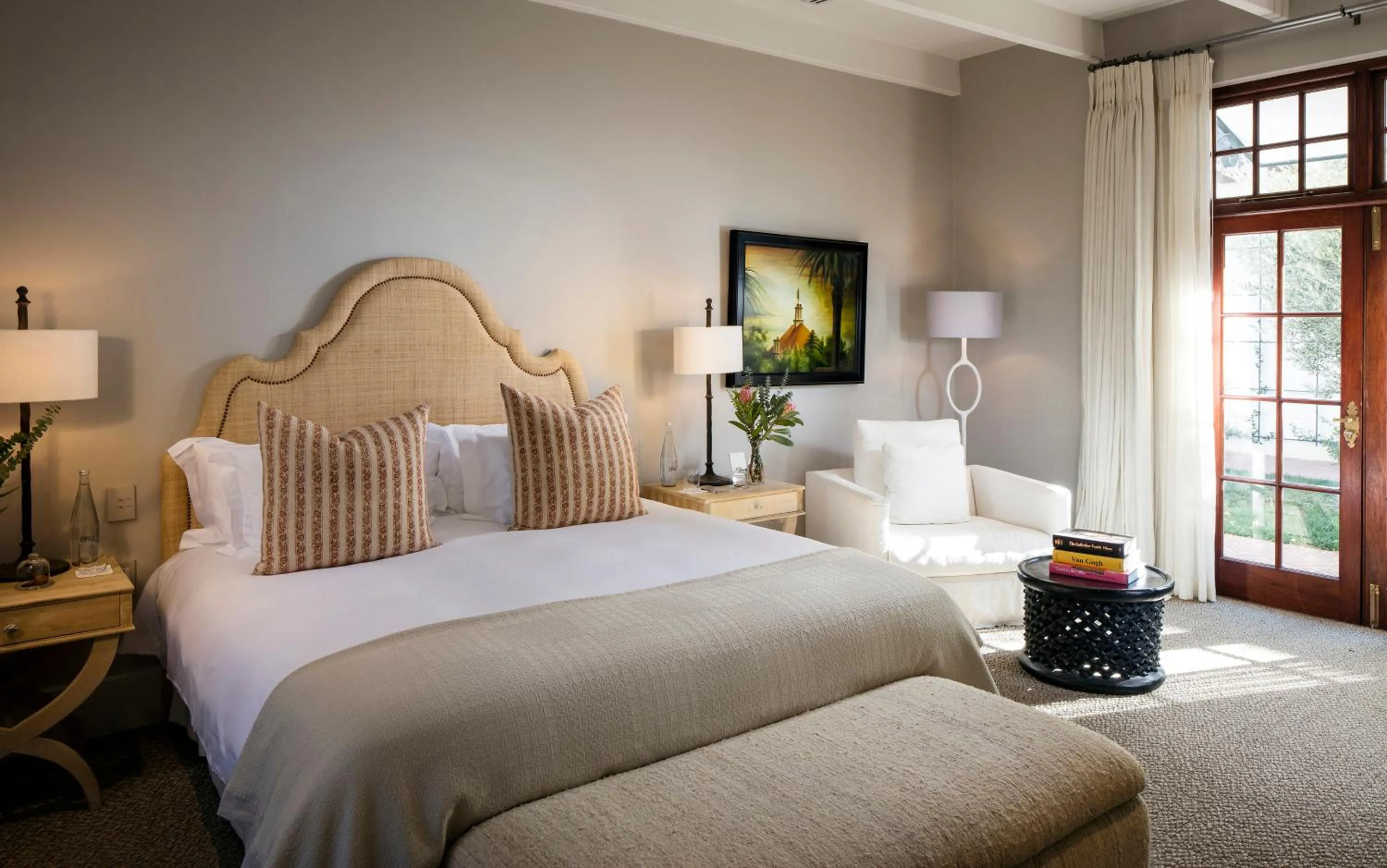 Photo of the whole room, Bed in Leeu Estates