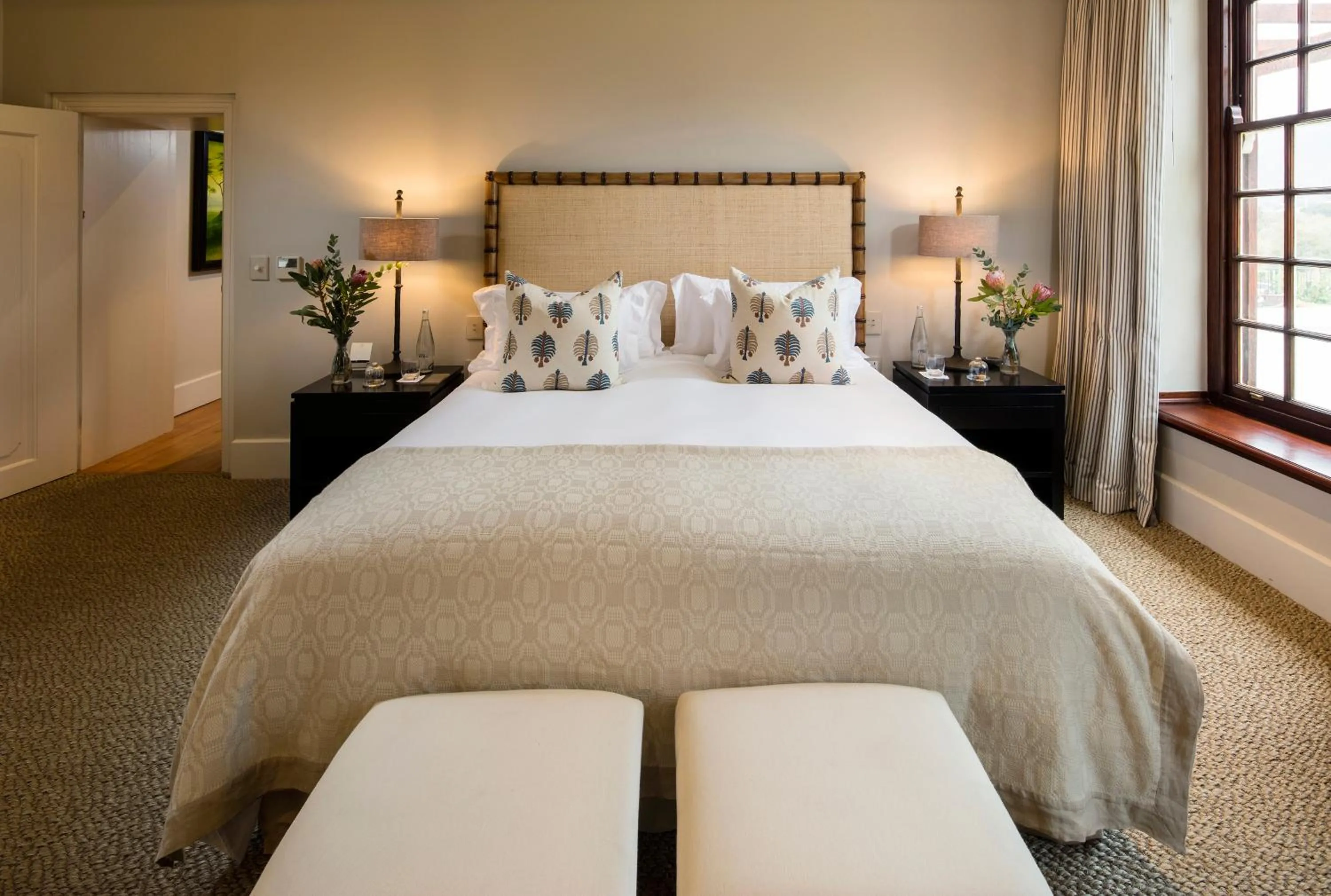 Photo of the whole room, Bed in Leeu Estates